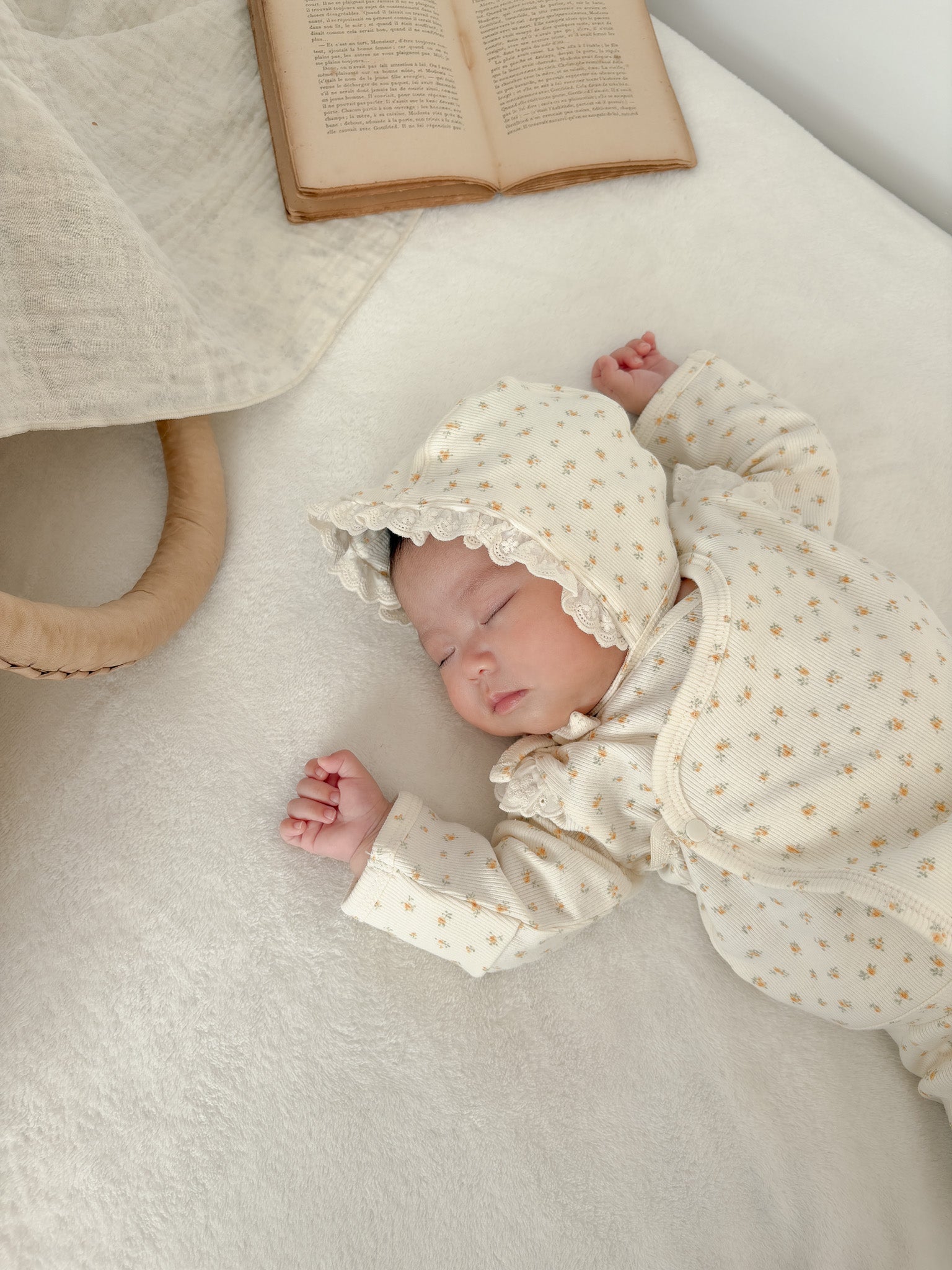 Petit flower bodysuit