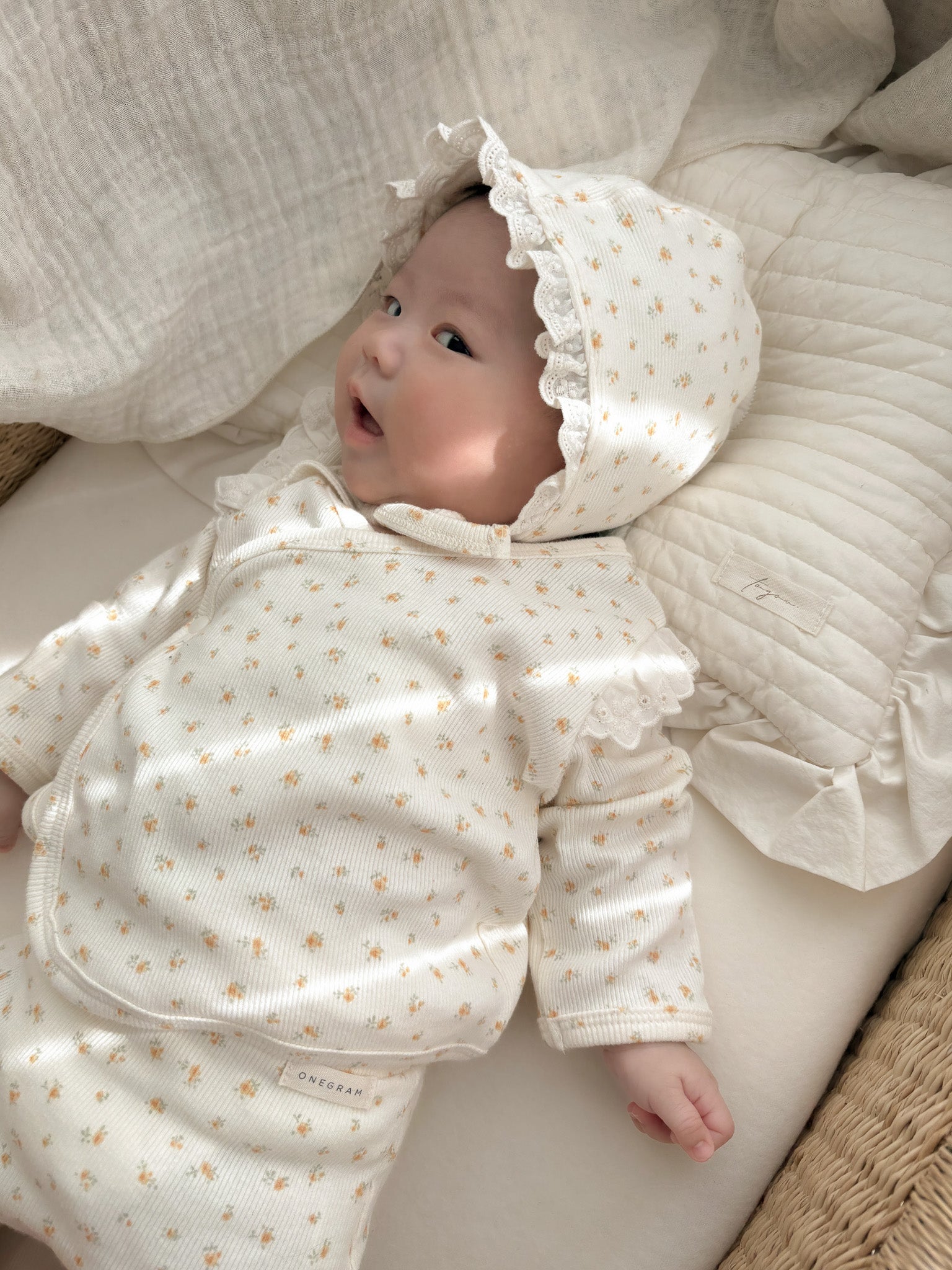 Petit flower bodysuit