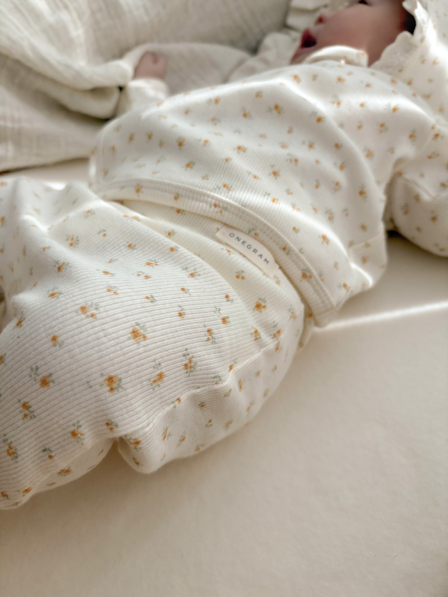 Petit flower bodysuit