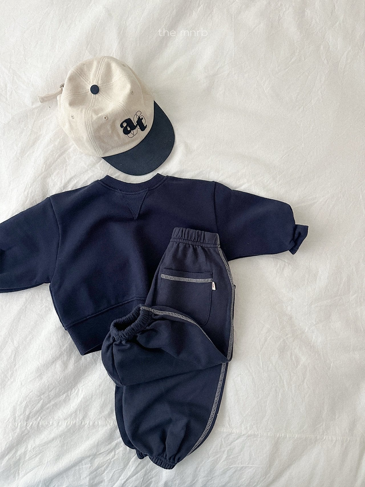 Contrast trim jogger pants