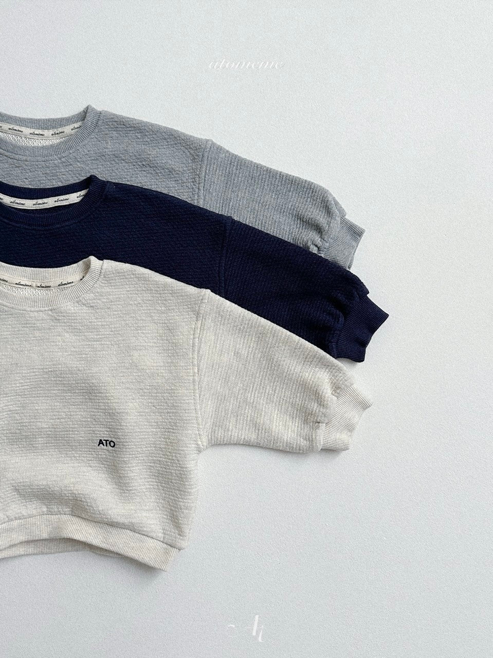 Minimal sweatshirt