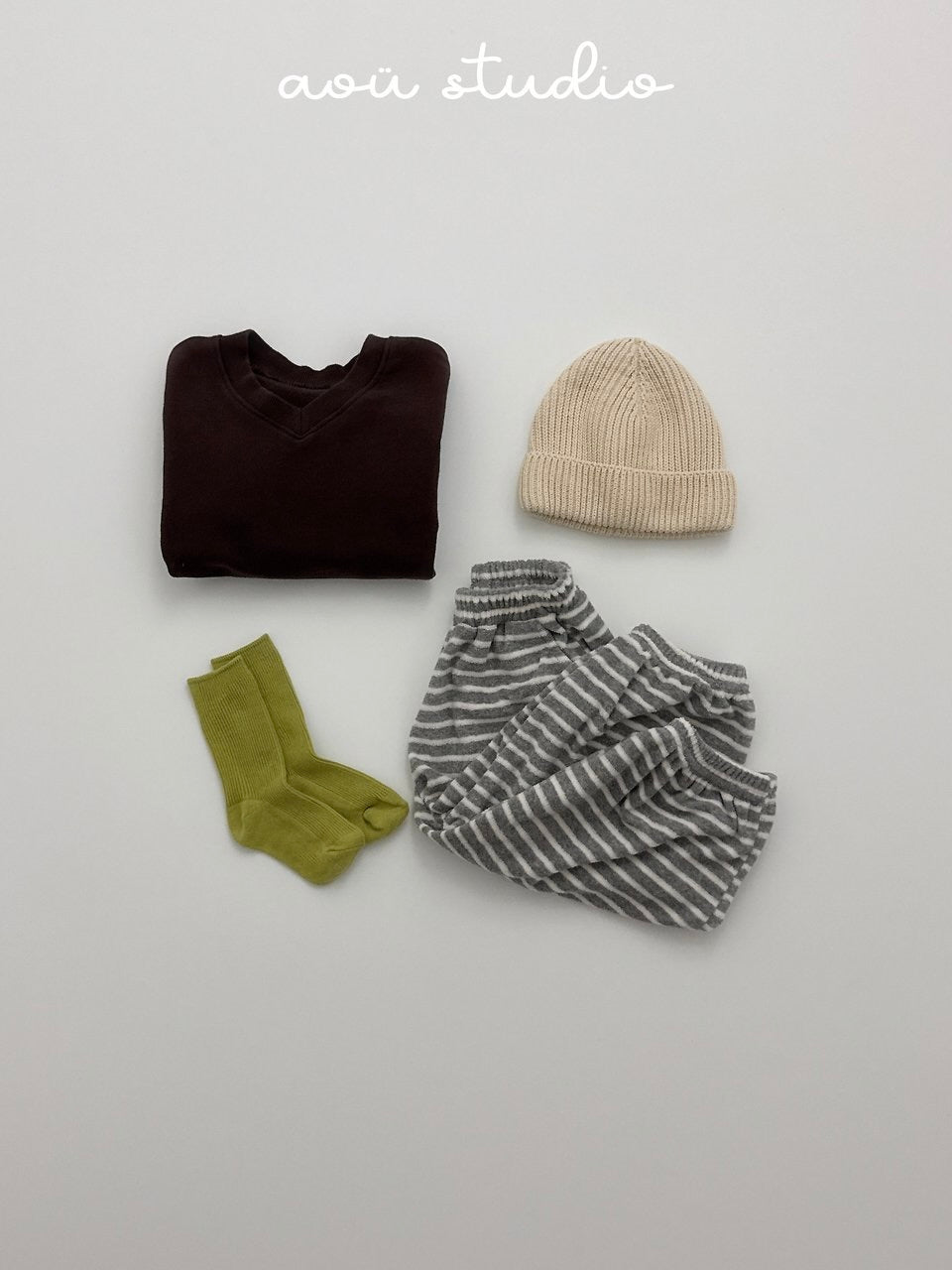 Benny V-neck sweatshirt