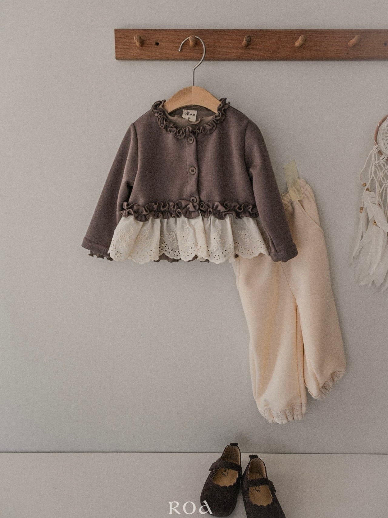 Lace frill cardigan