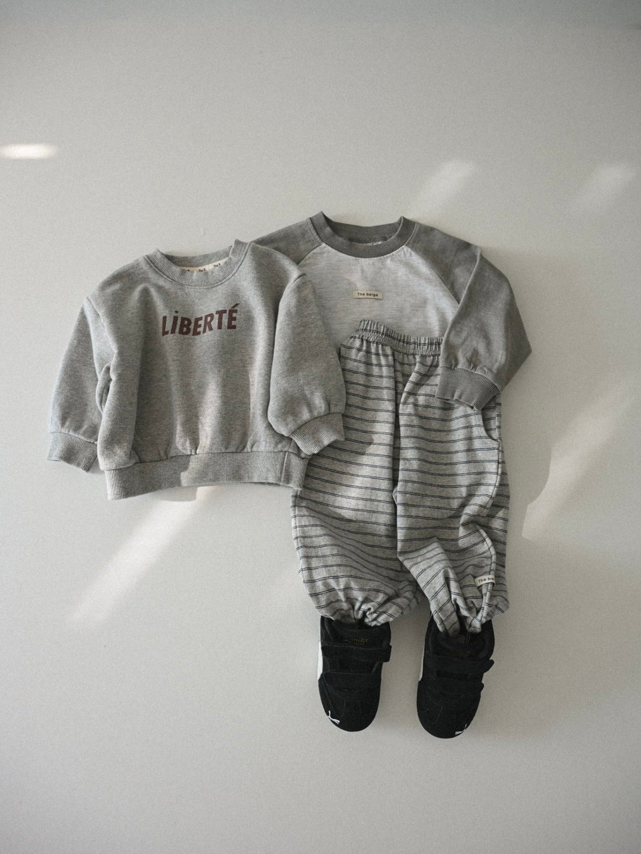 Single raglan sleeve T