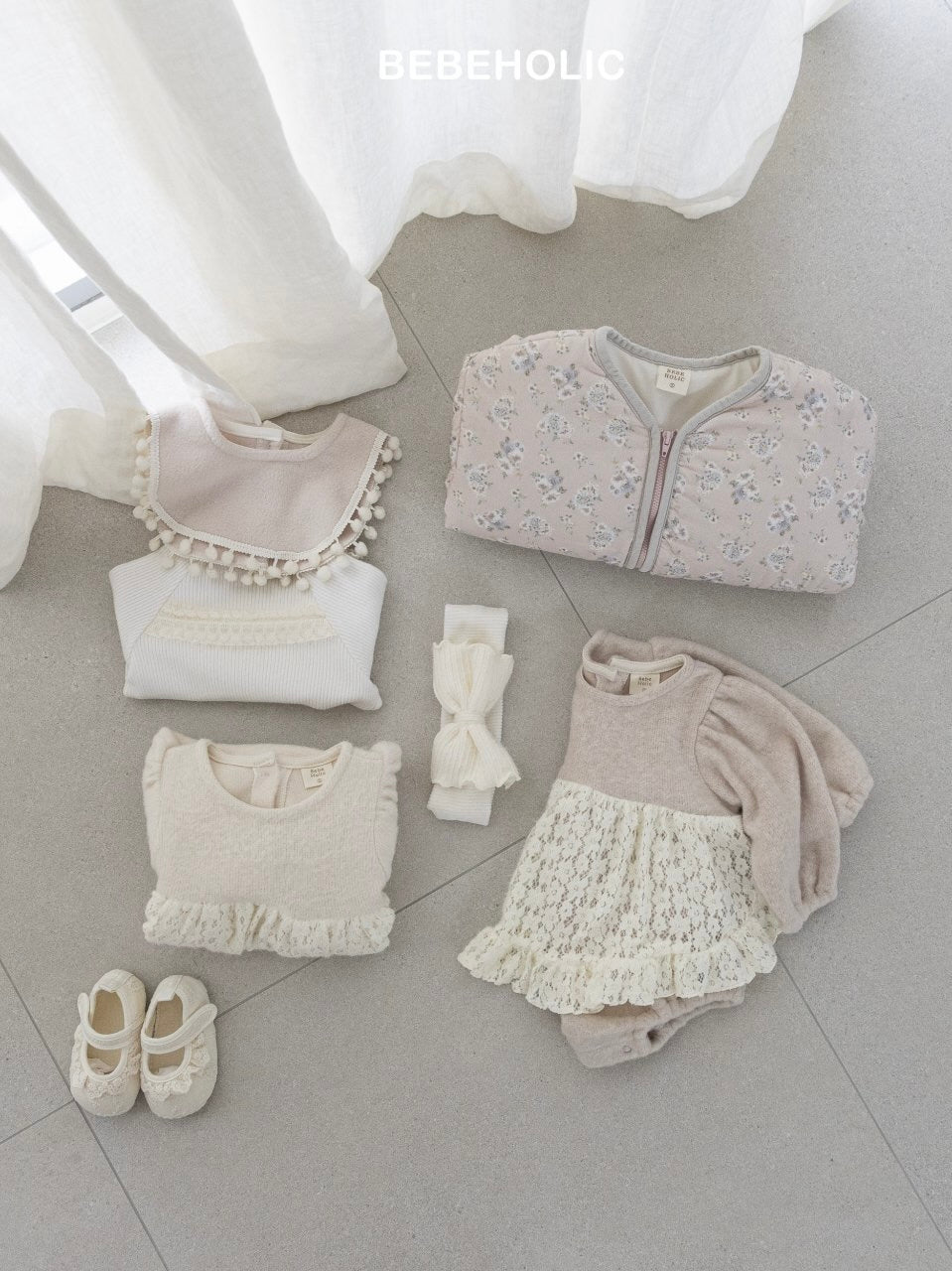 Lace frill rompers