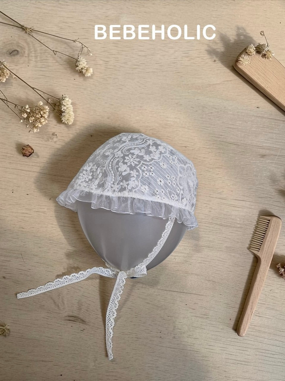 Lace ribbon bonnet