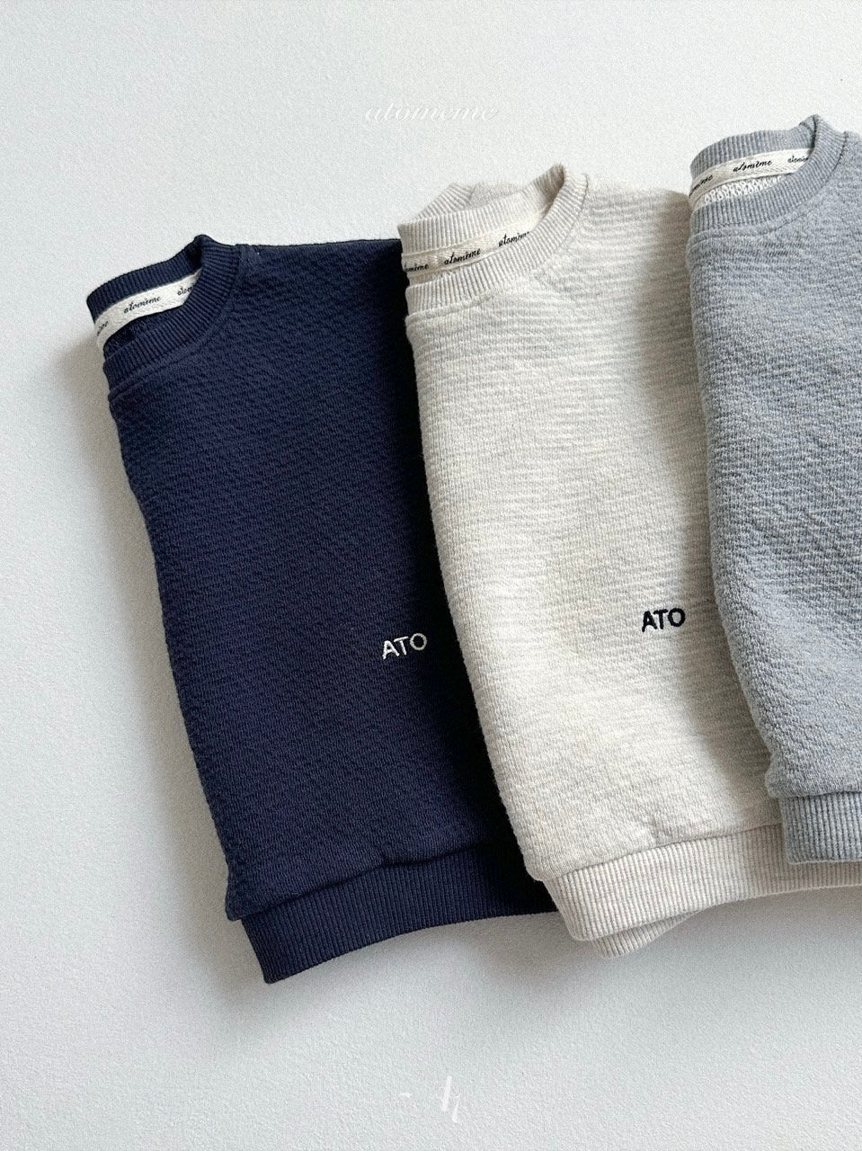 Minimal sweatshirt