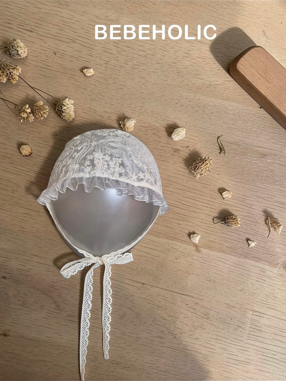 Lace ribbon bonnet