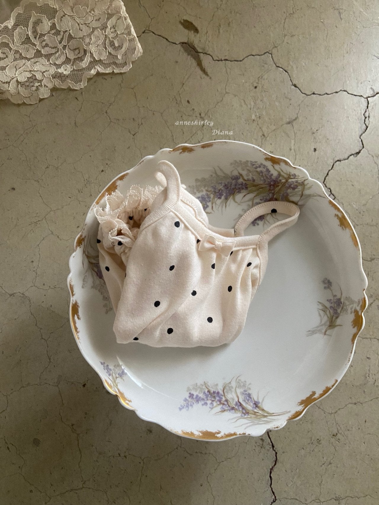 Berry sleeveless top