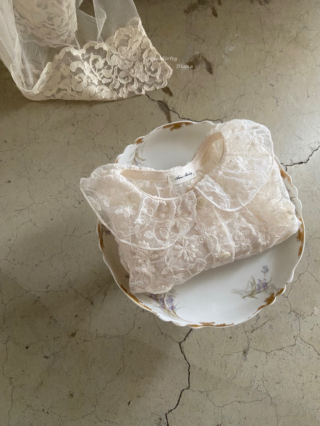 Lace collar cardigan