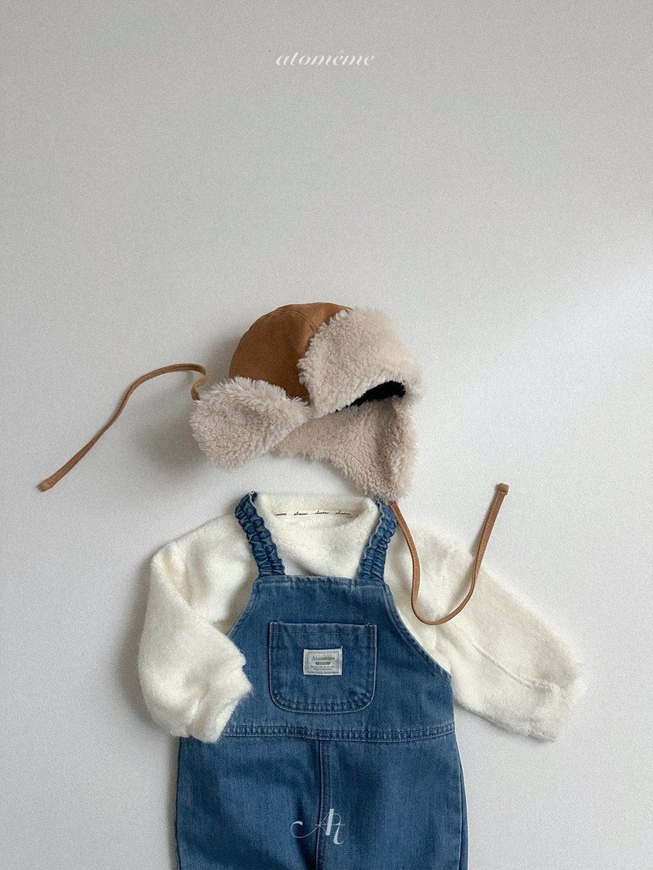 Knit sweatshirt