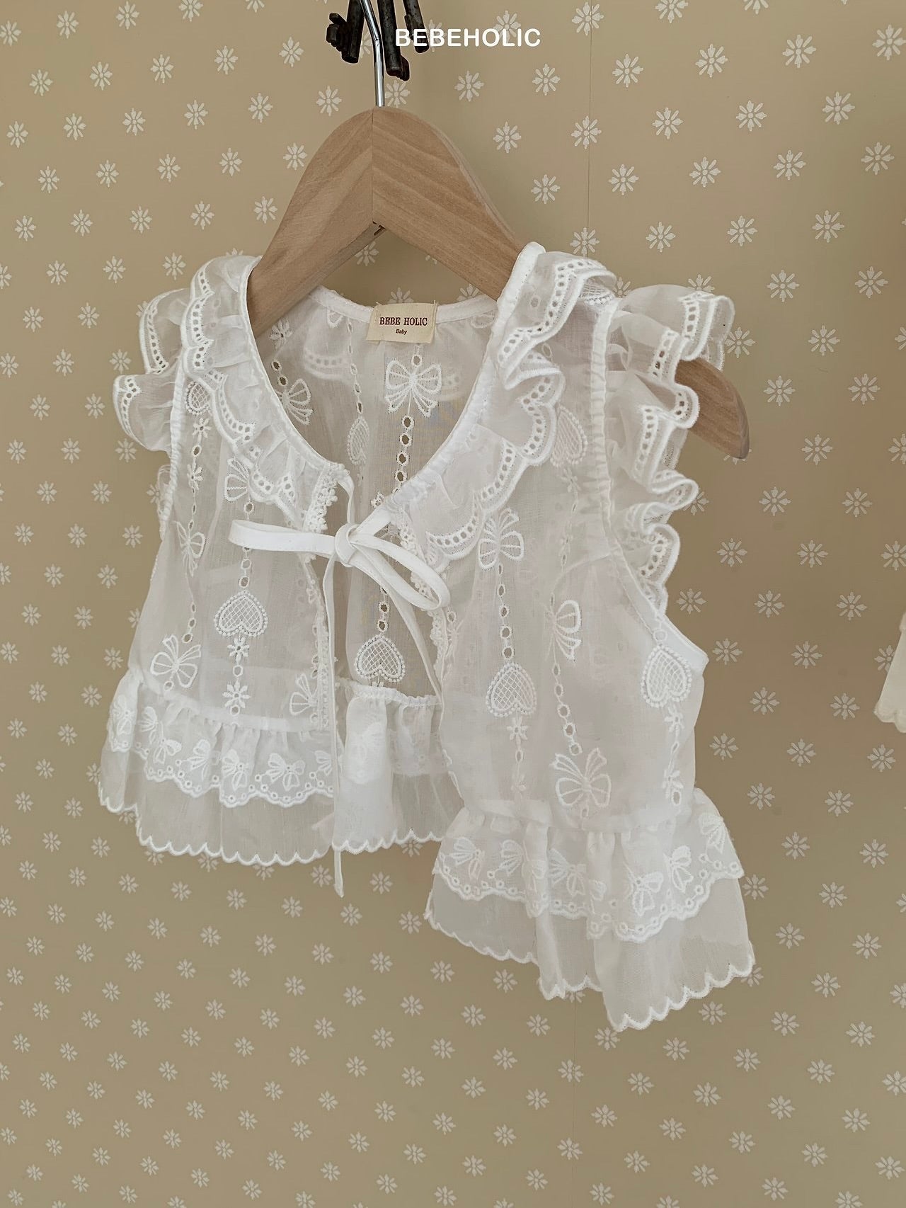 Heart ribbon vest