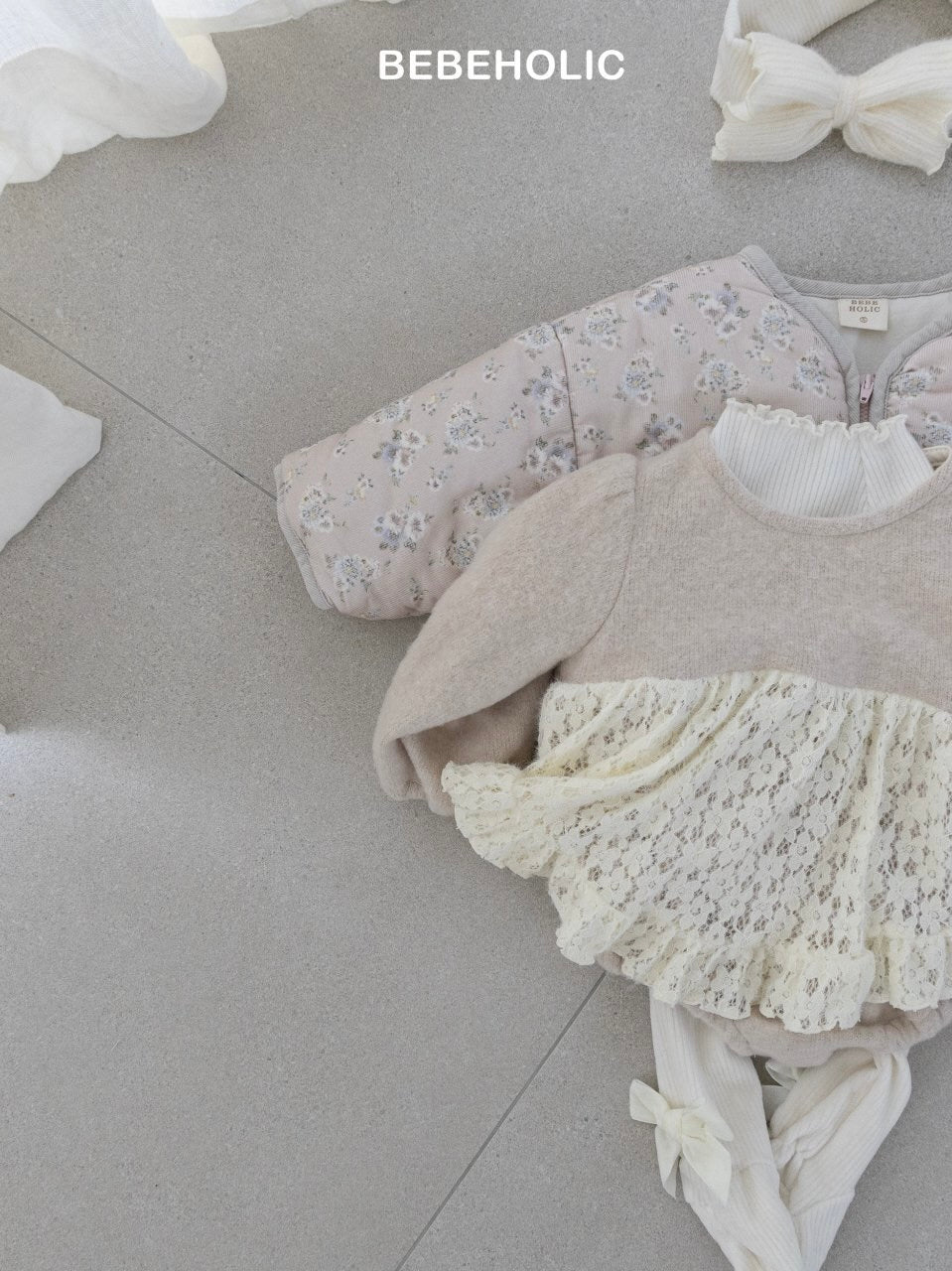 Lace frill rompers