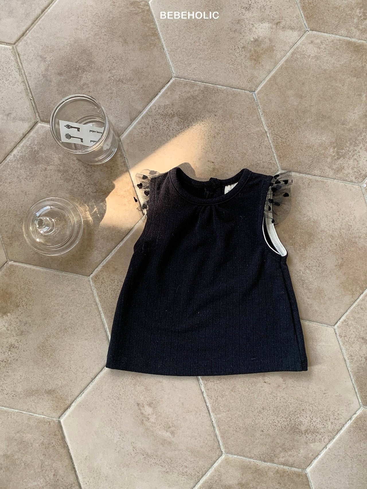 Lily frill T