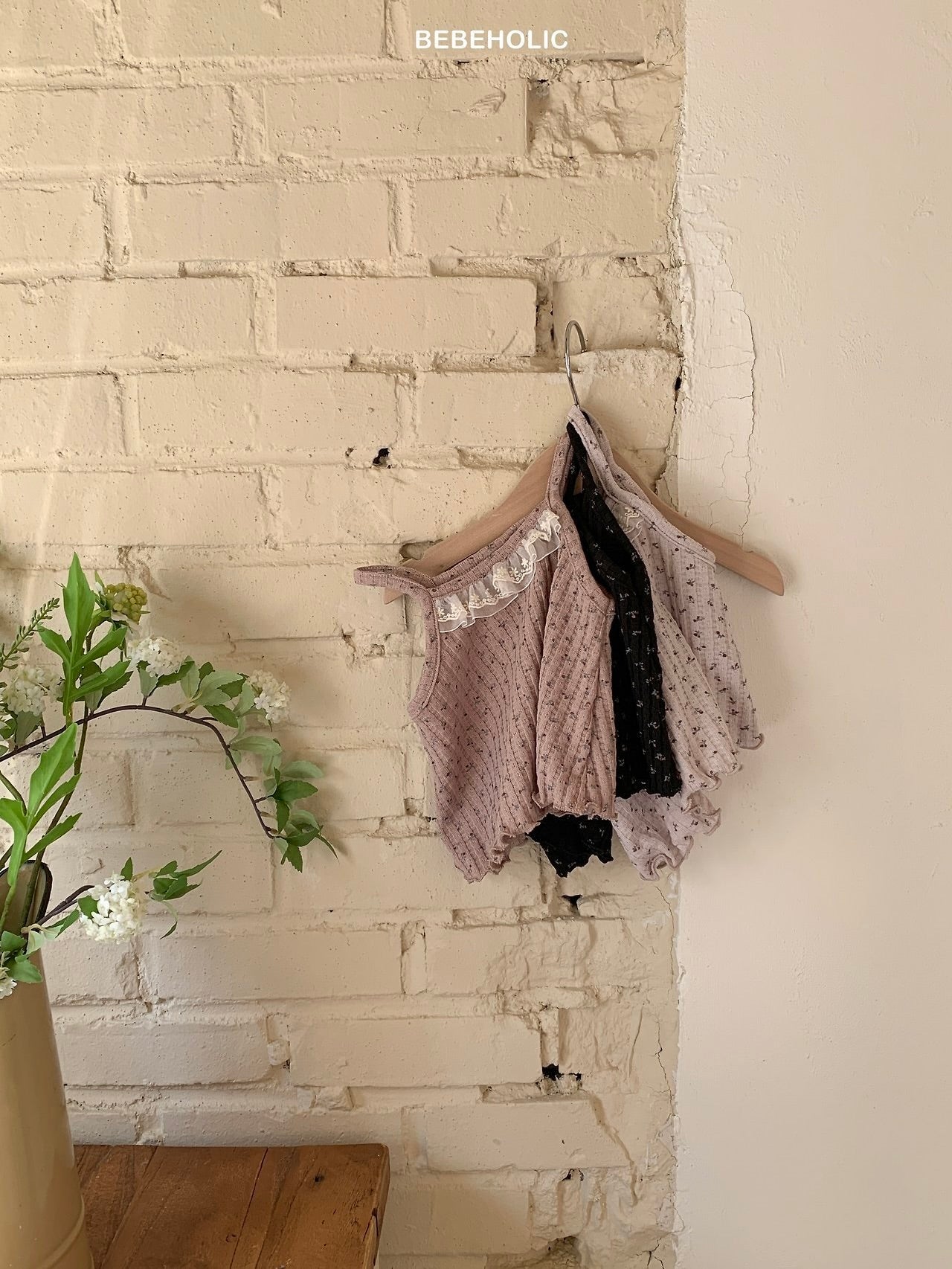 Frill sleeveless top