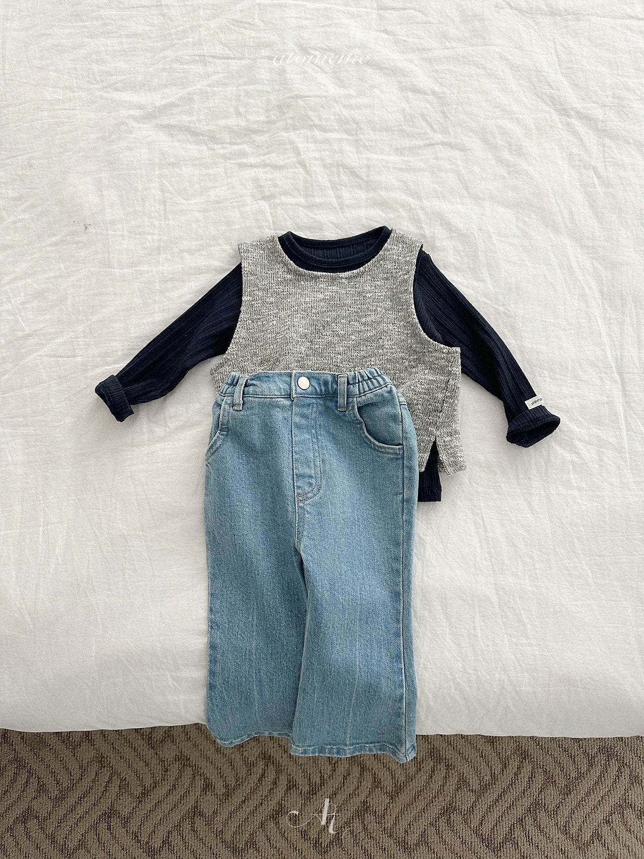 Berry bootcut denim pants