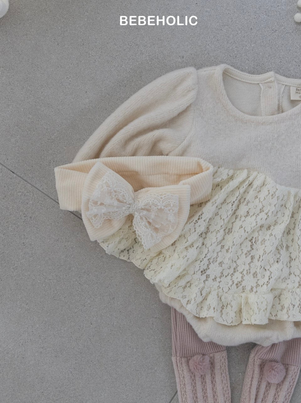 Lace frill rompers