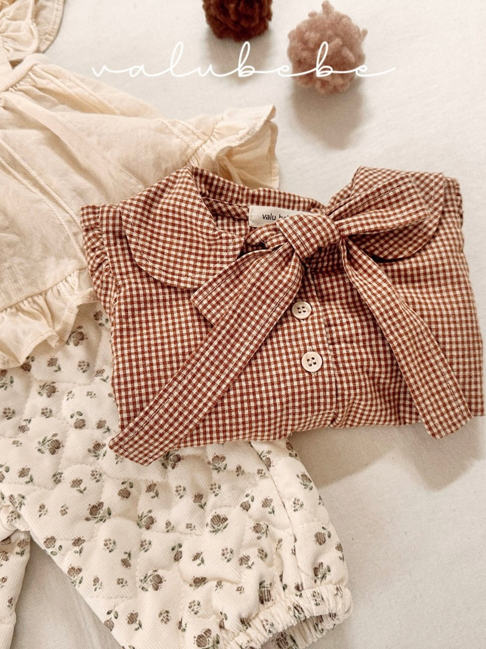 Ribbon collar blouse