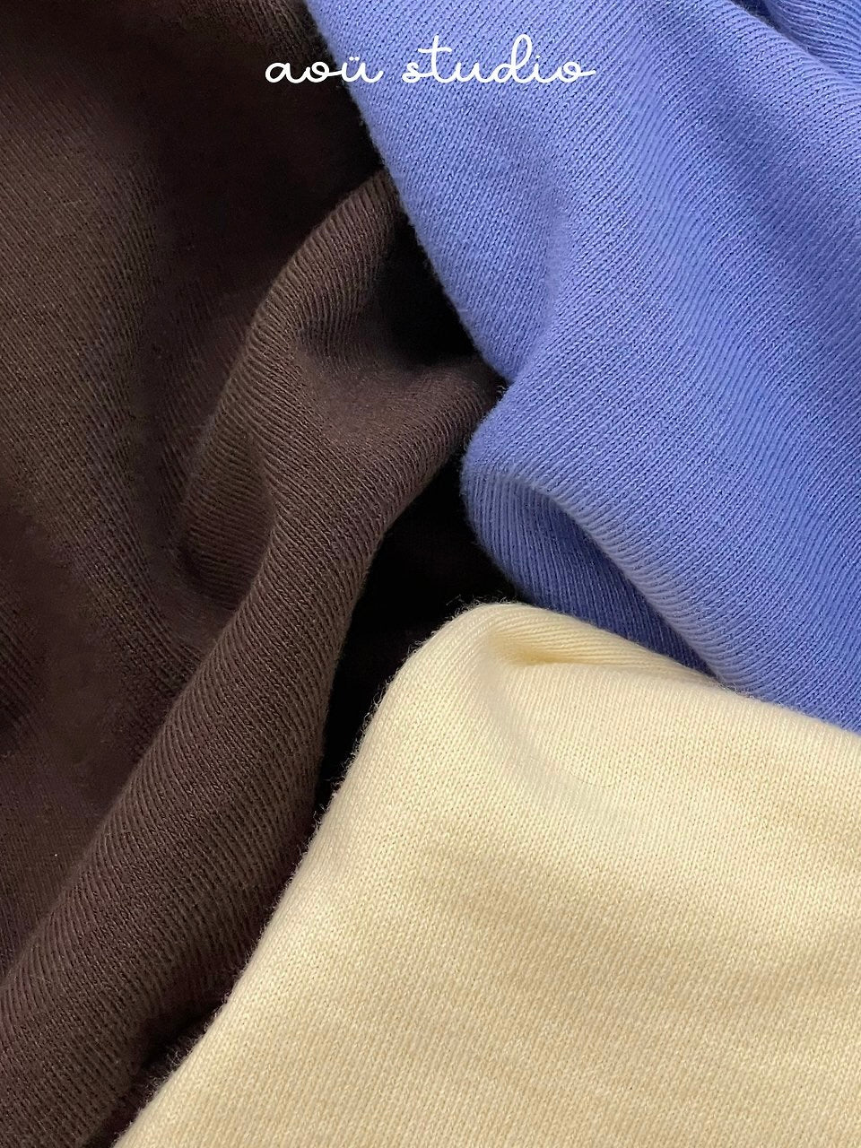 Benny V-neck sweatshirt