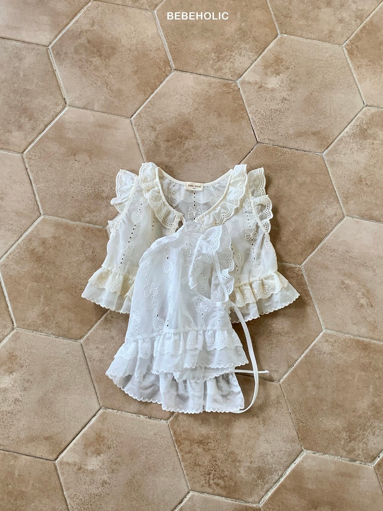 Heart ribbon vest