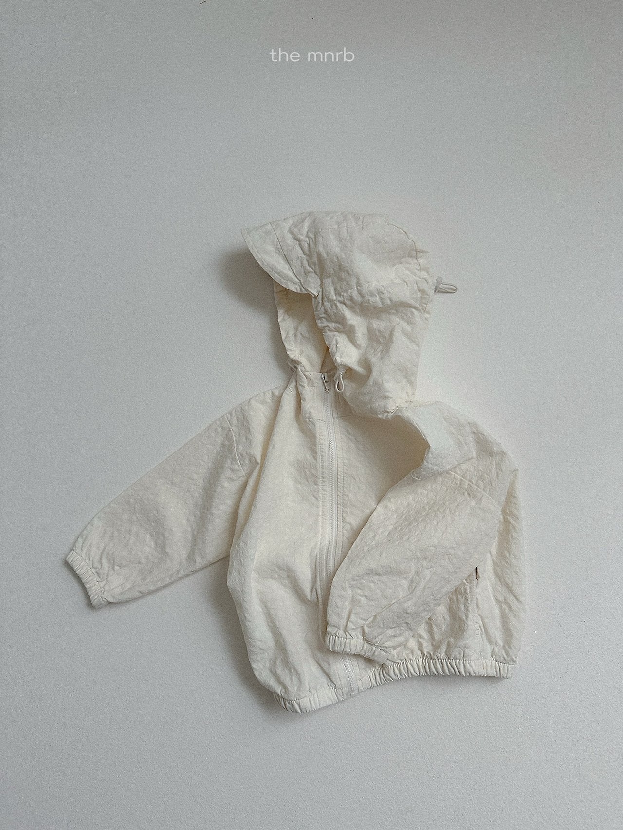 String hood jumper
