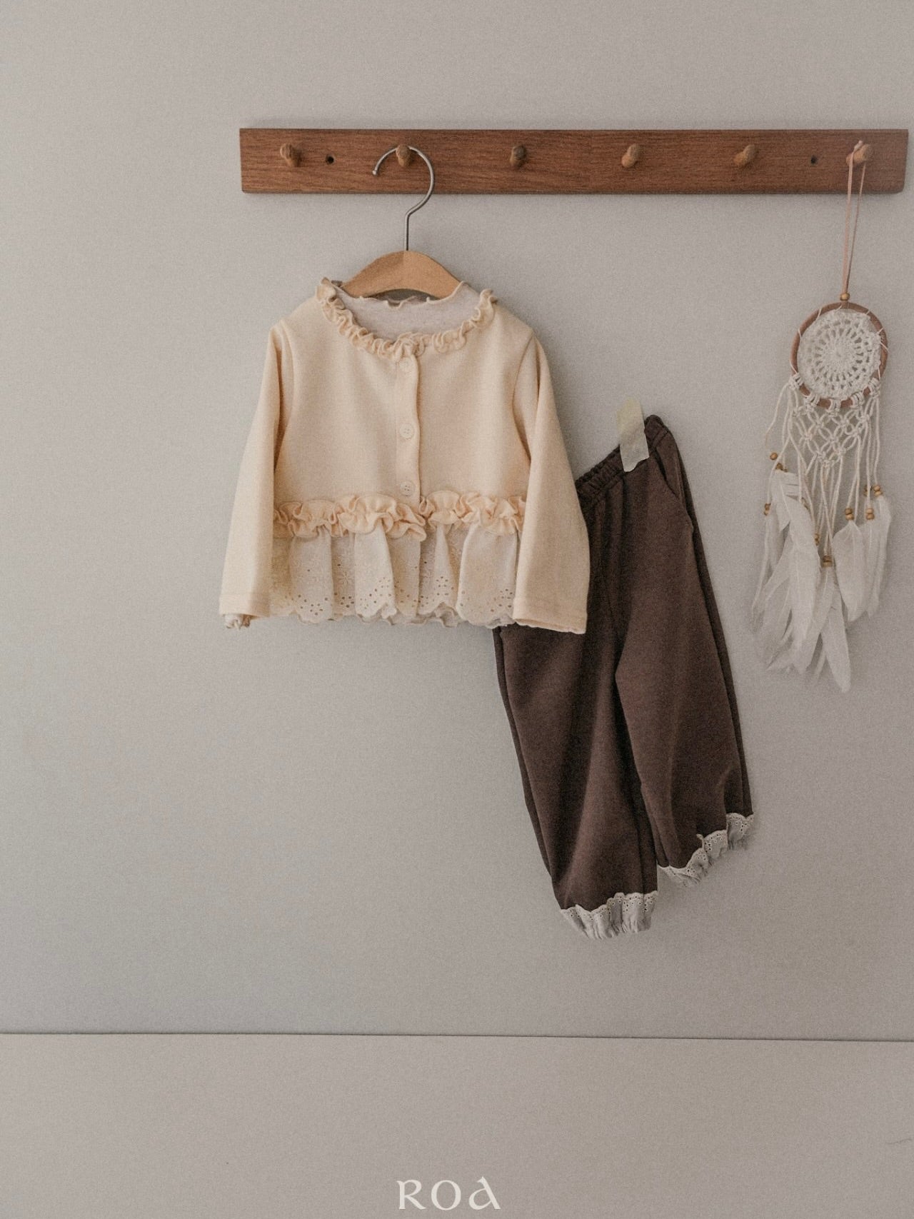 Lace frill cardigan