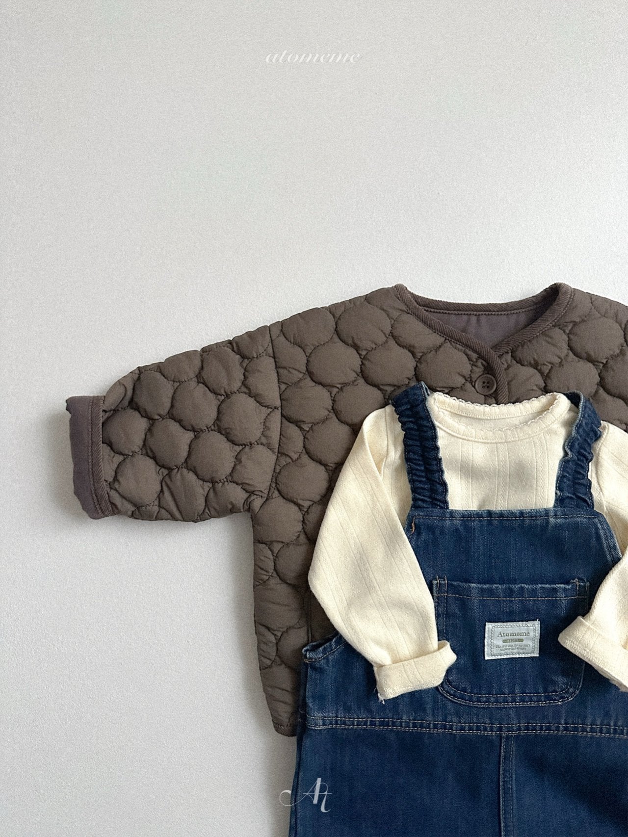 Eyelet picot lace T-shirt
