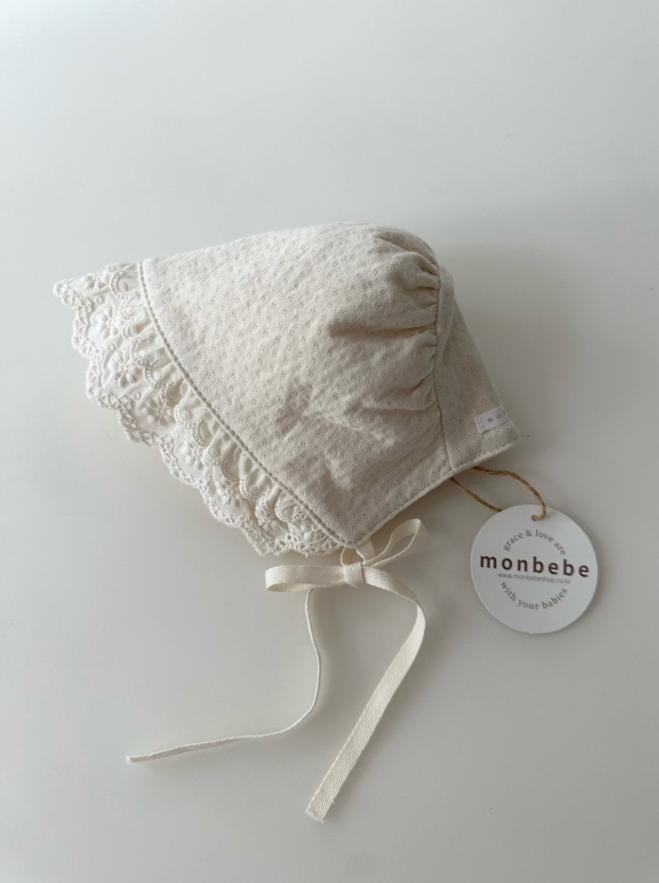 Noah double frill bonnet