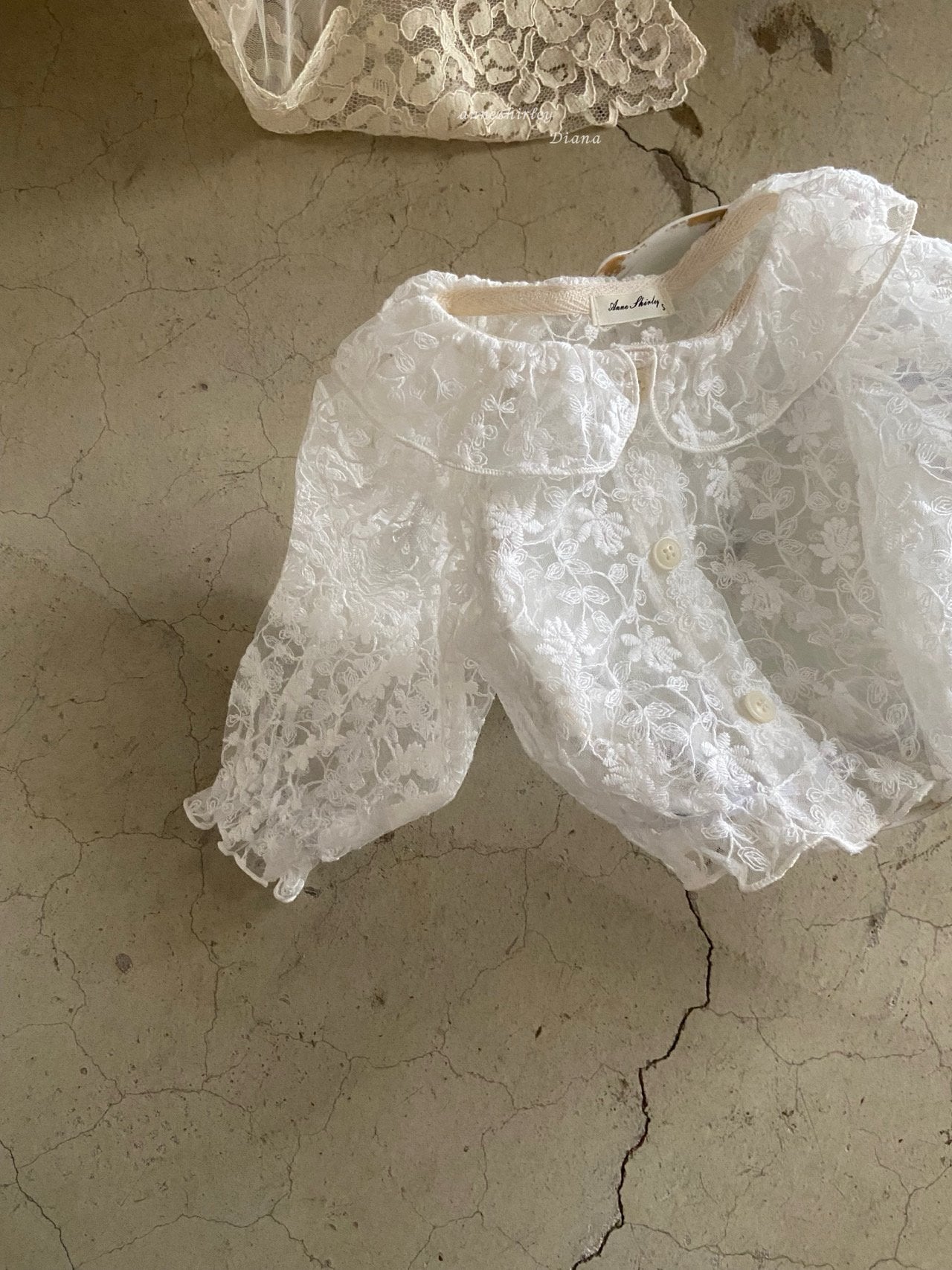 Lace collar cardigan