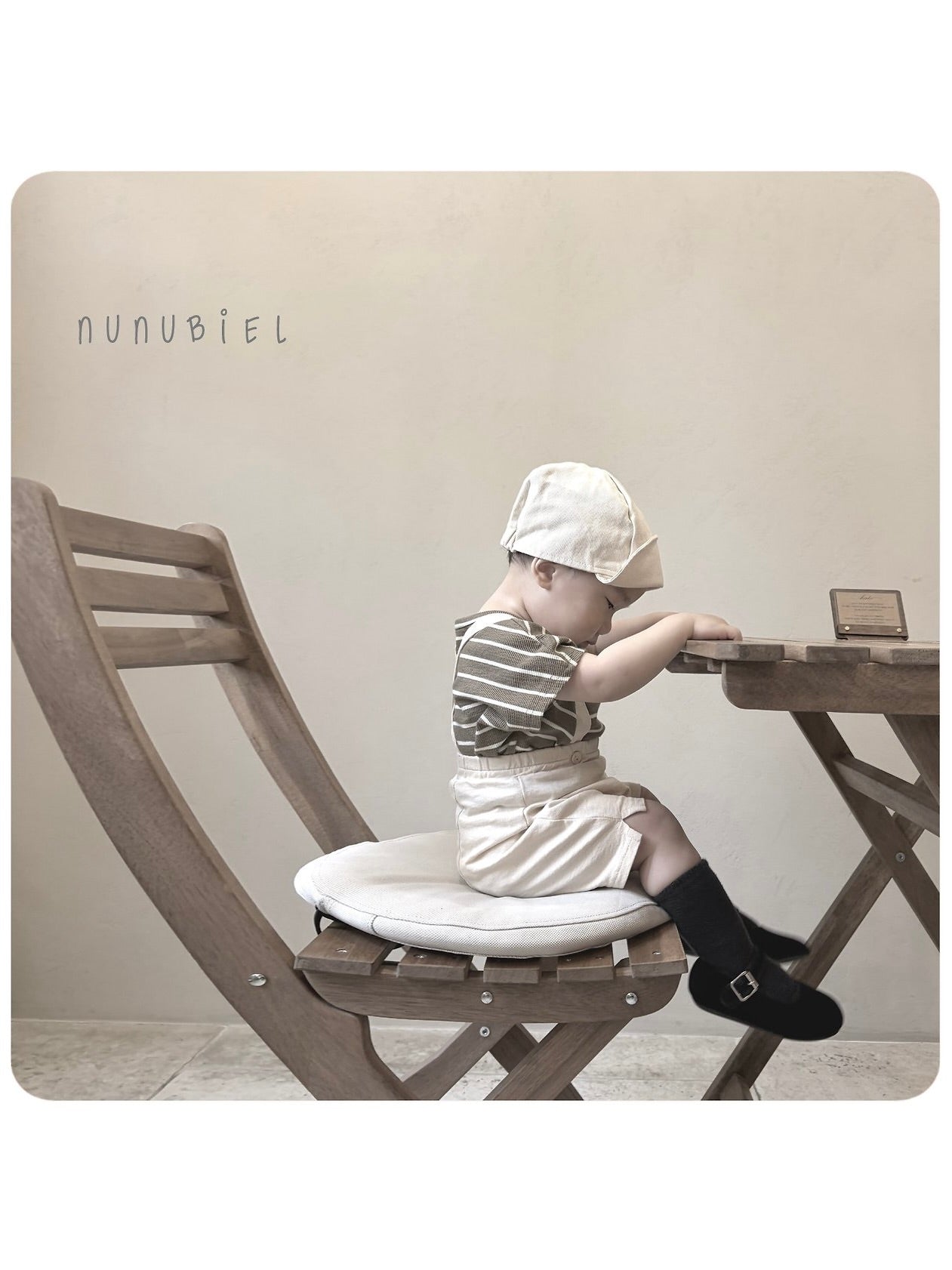 Bebe modern T shirts