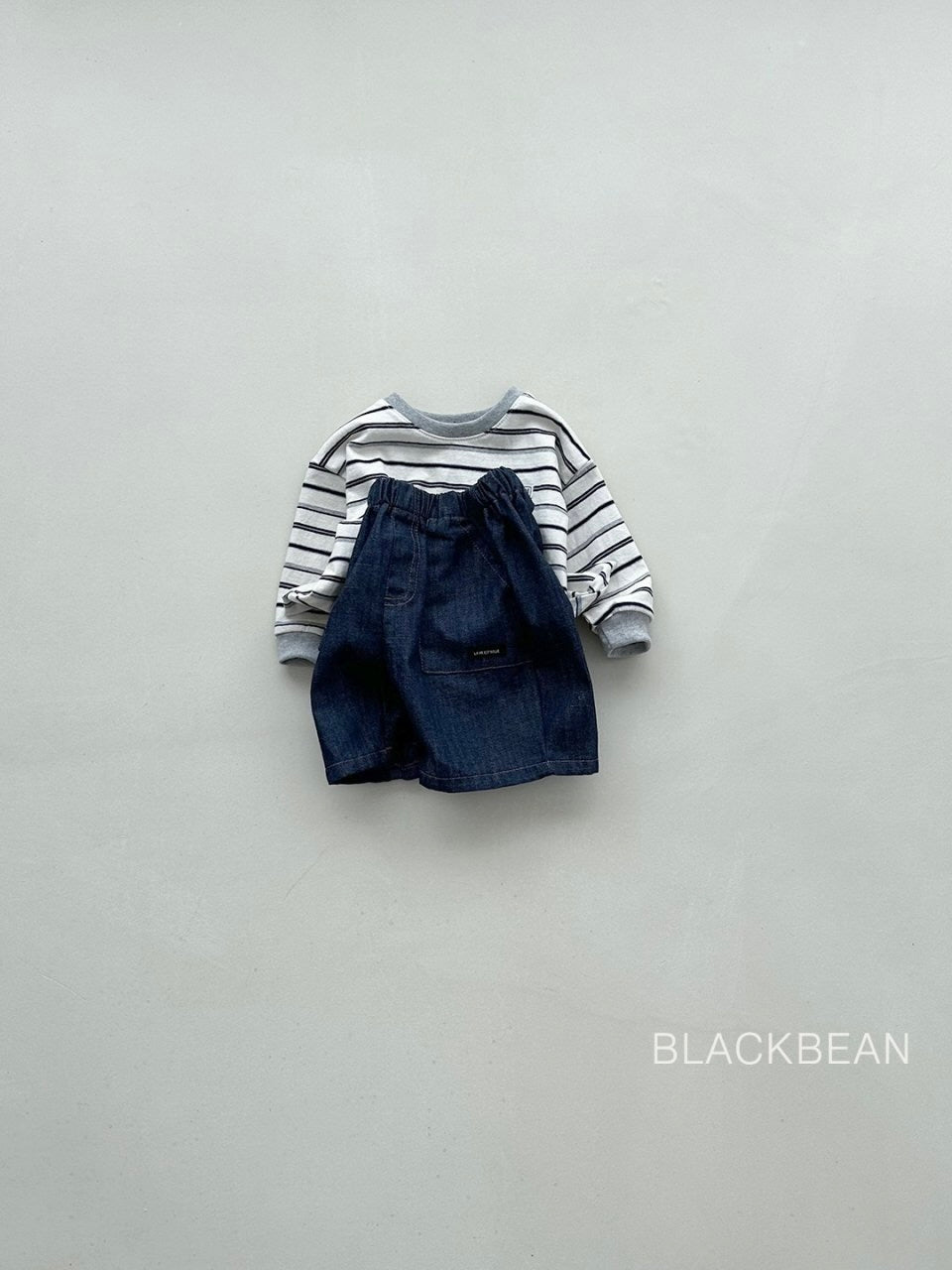 Raw denim pocket jeans