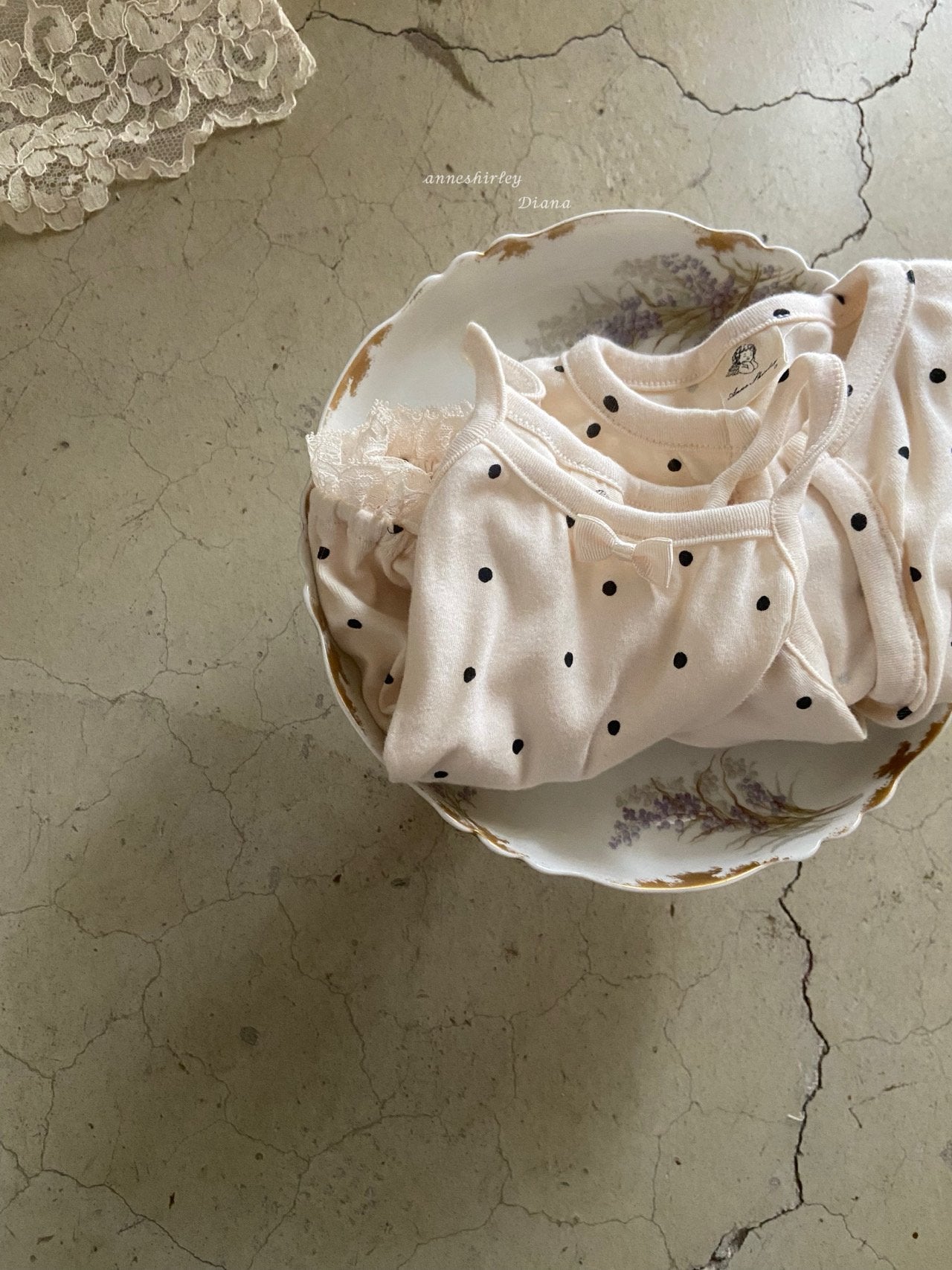 Berry sleeveless top