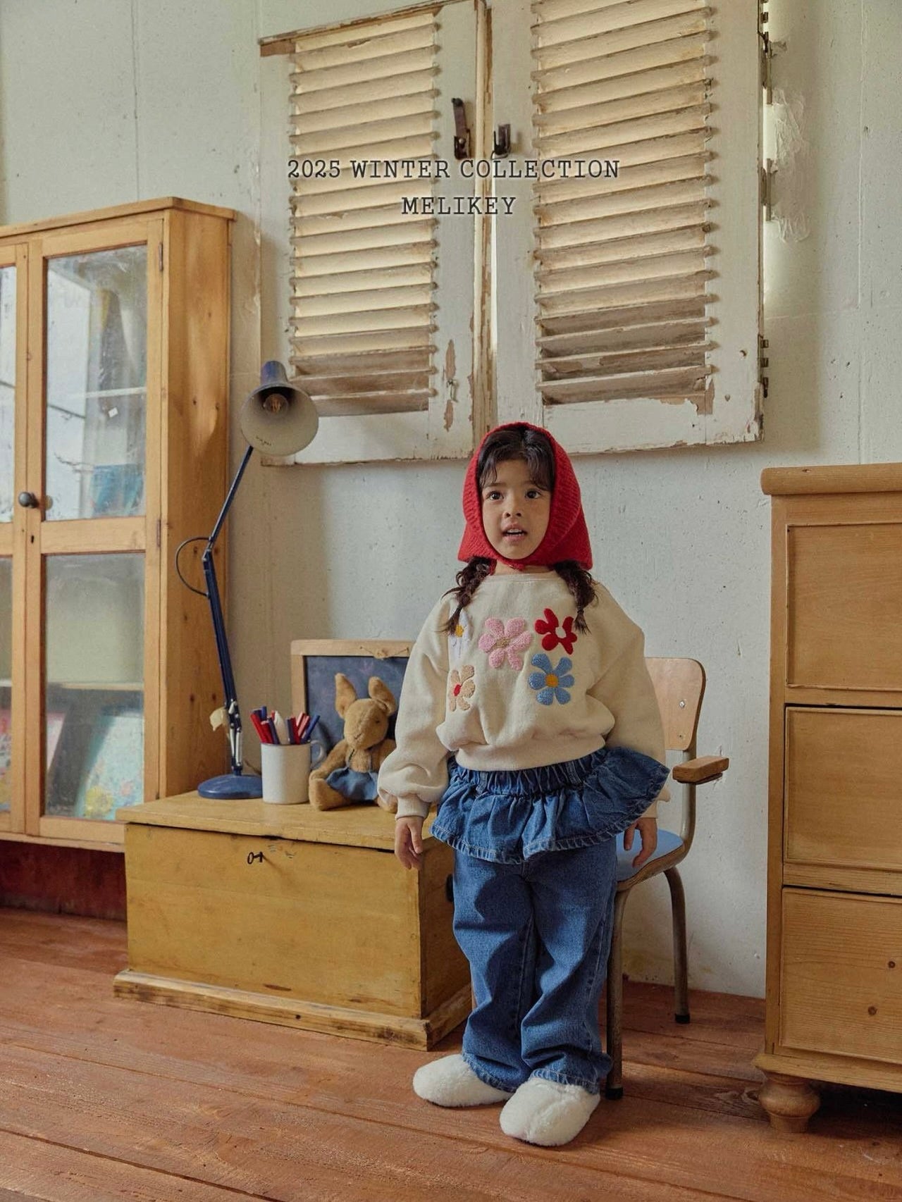 Boucle flower sweater