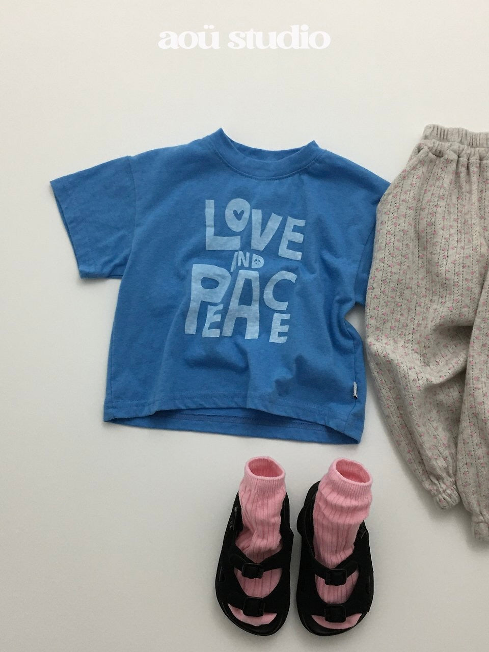 Love & peace T