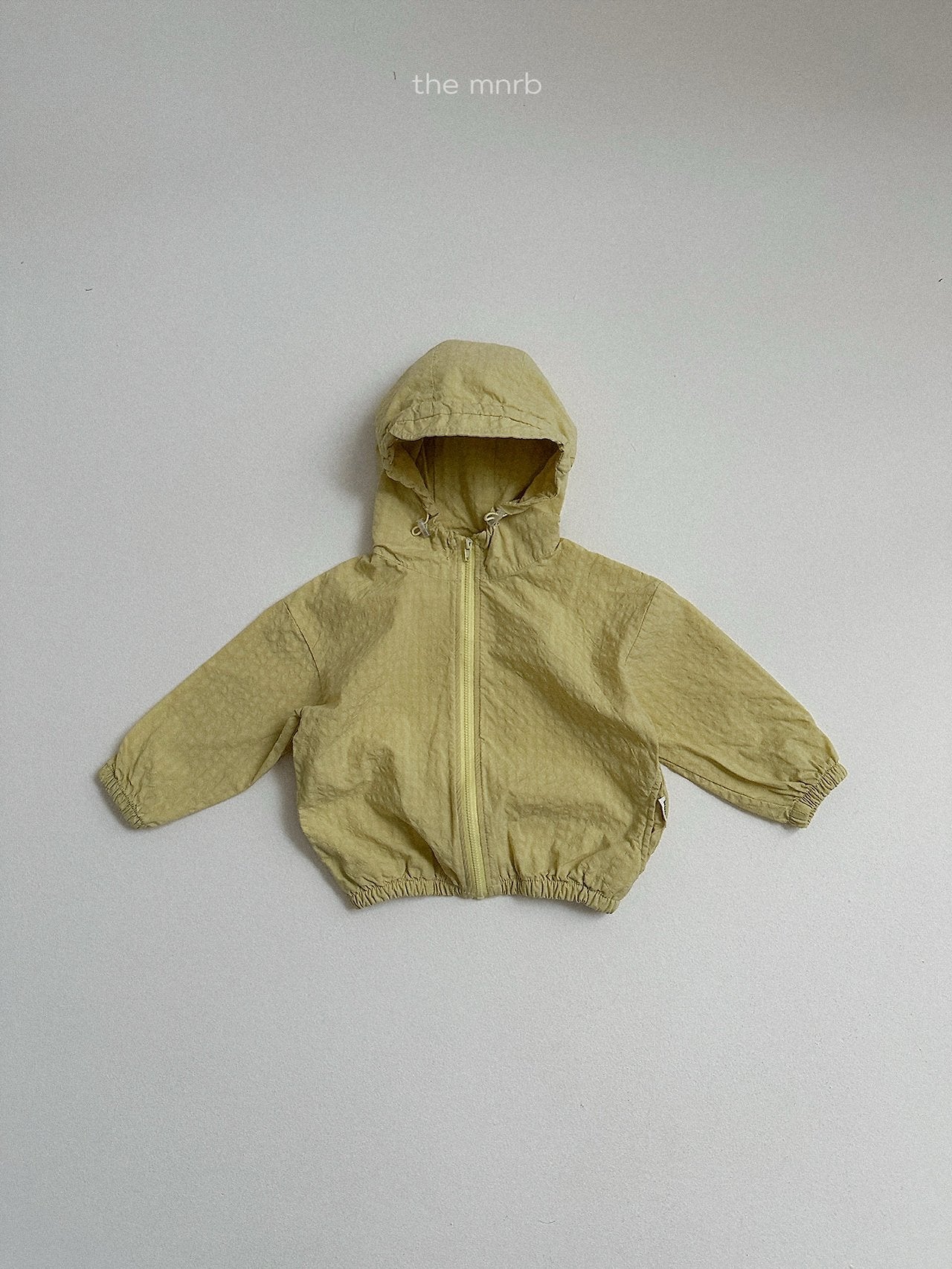 String hood jumper
