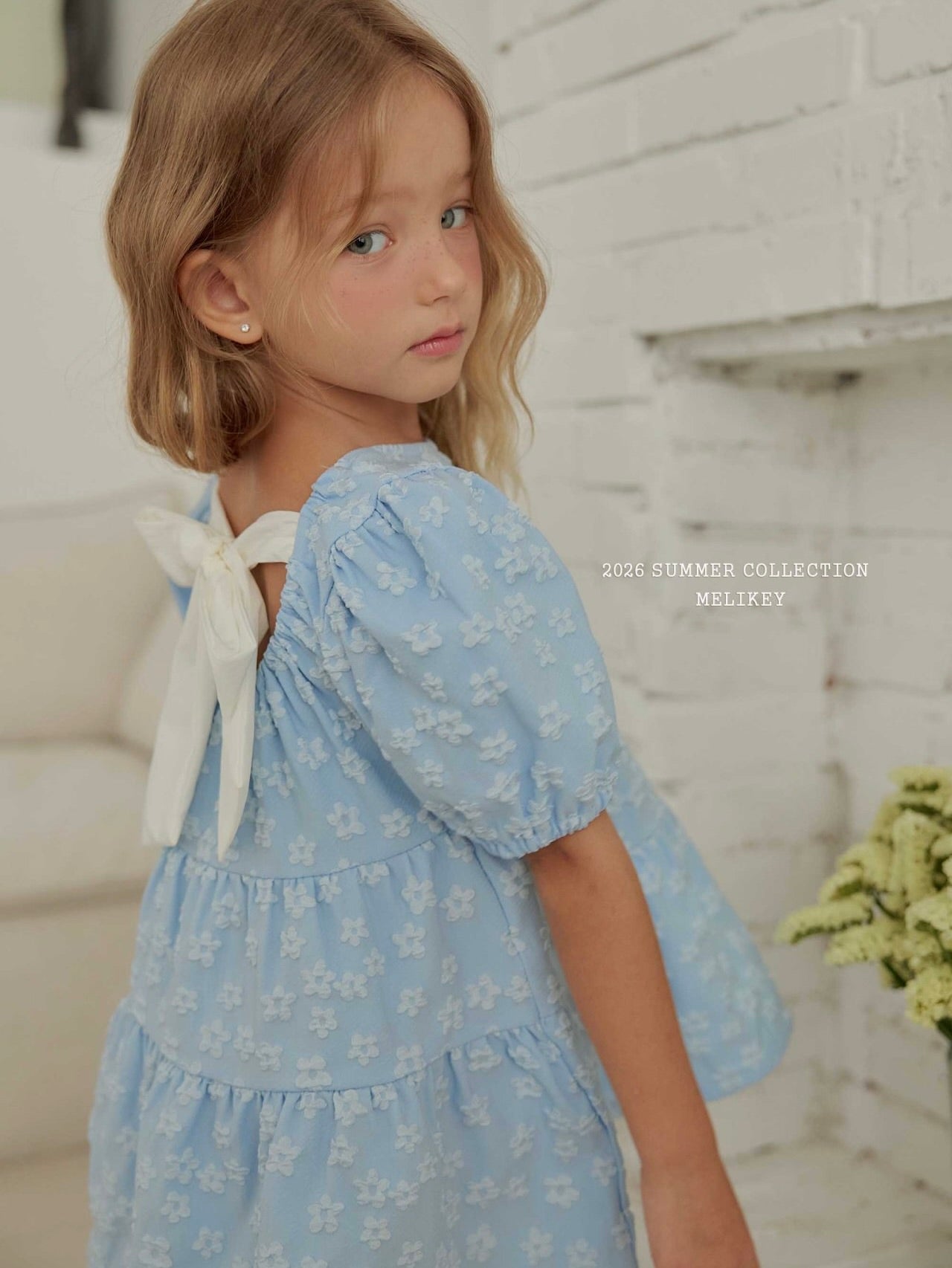 Shine back ribbon one piece