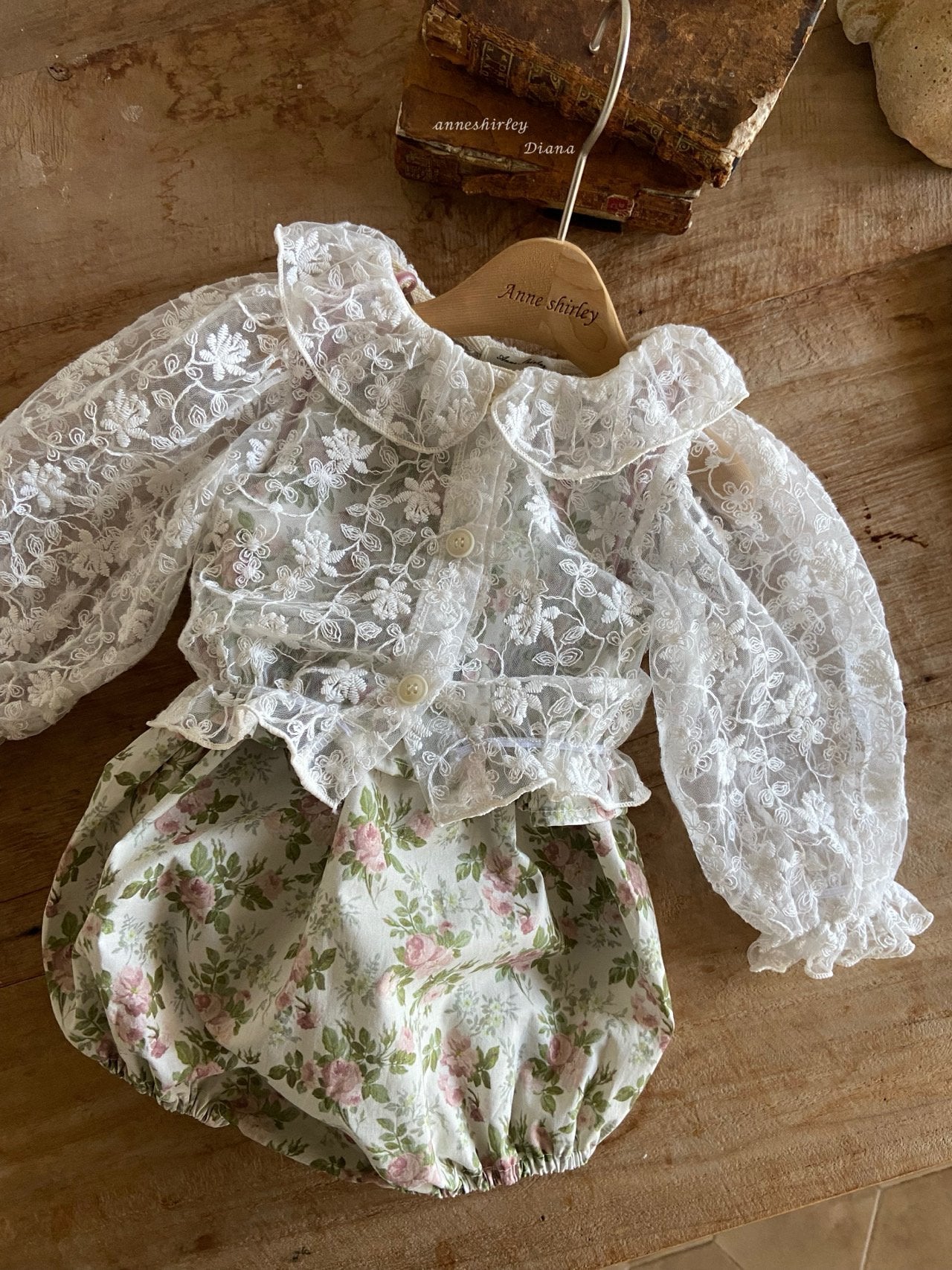 Lace collar cardigan