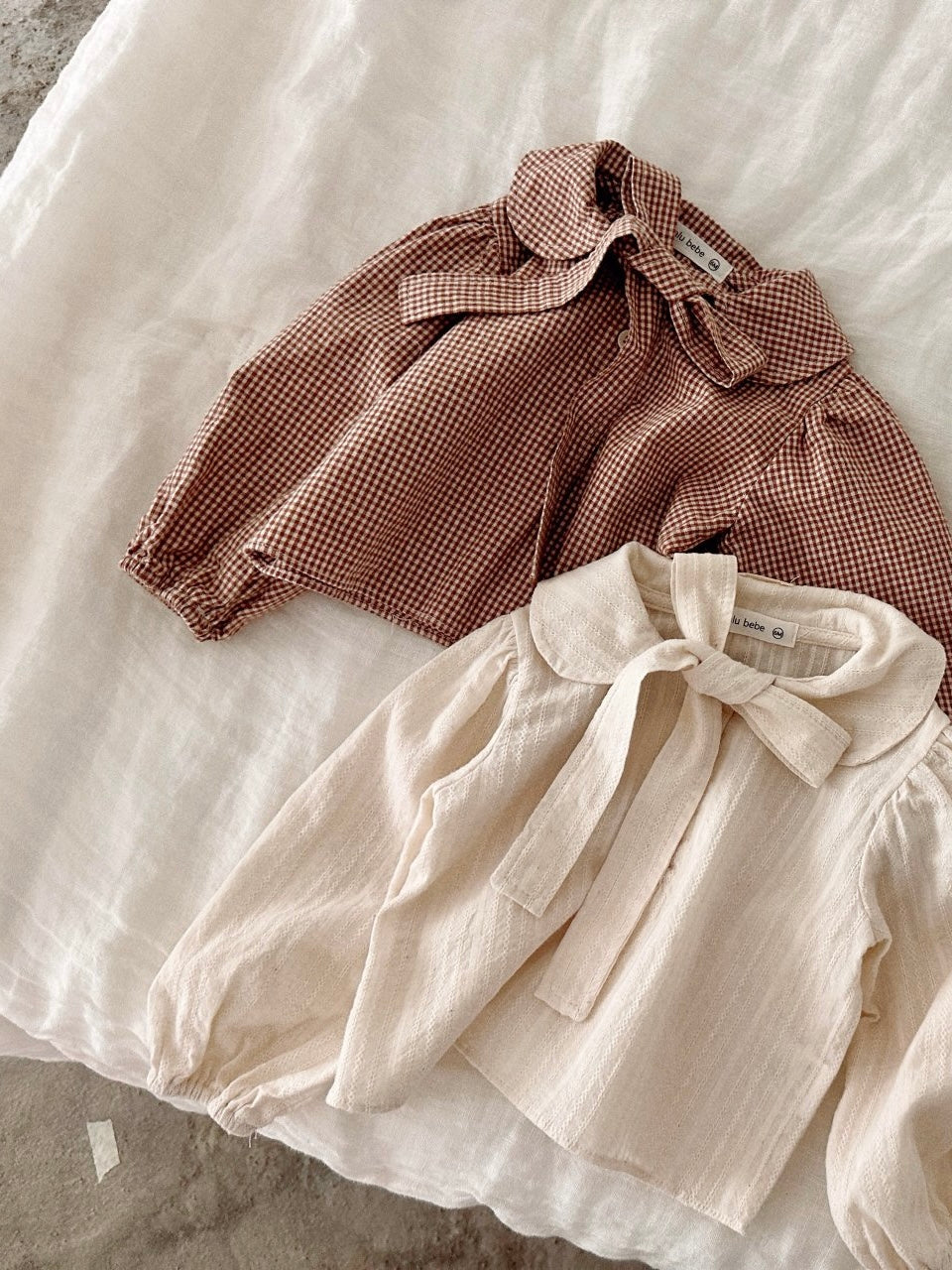 Ribbon collar blouse