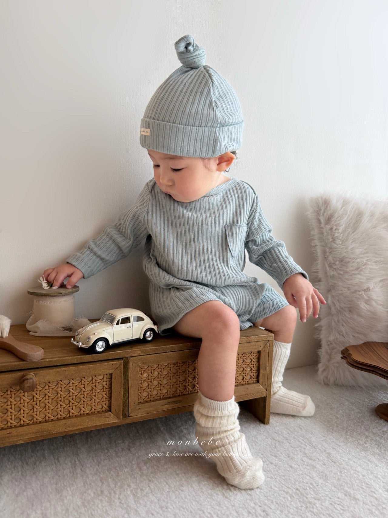 Leo boy rompers (with beanie)