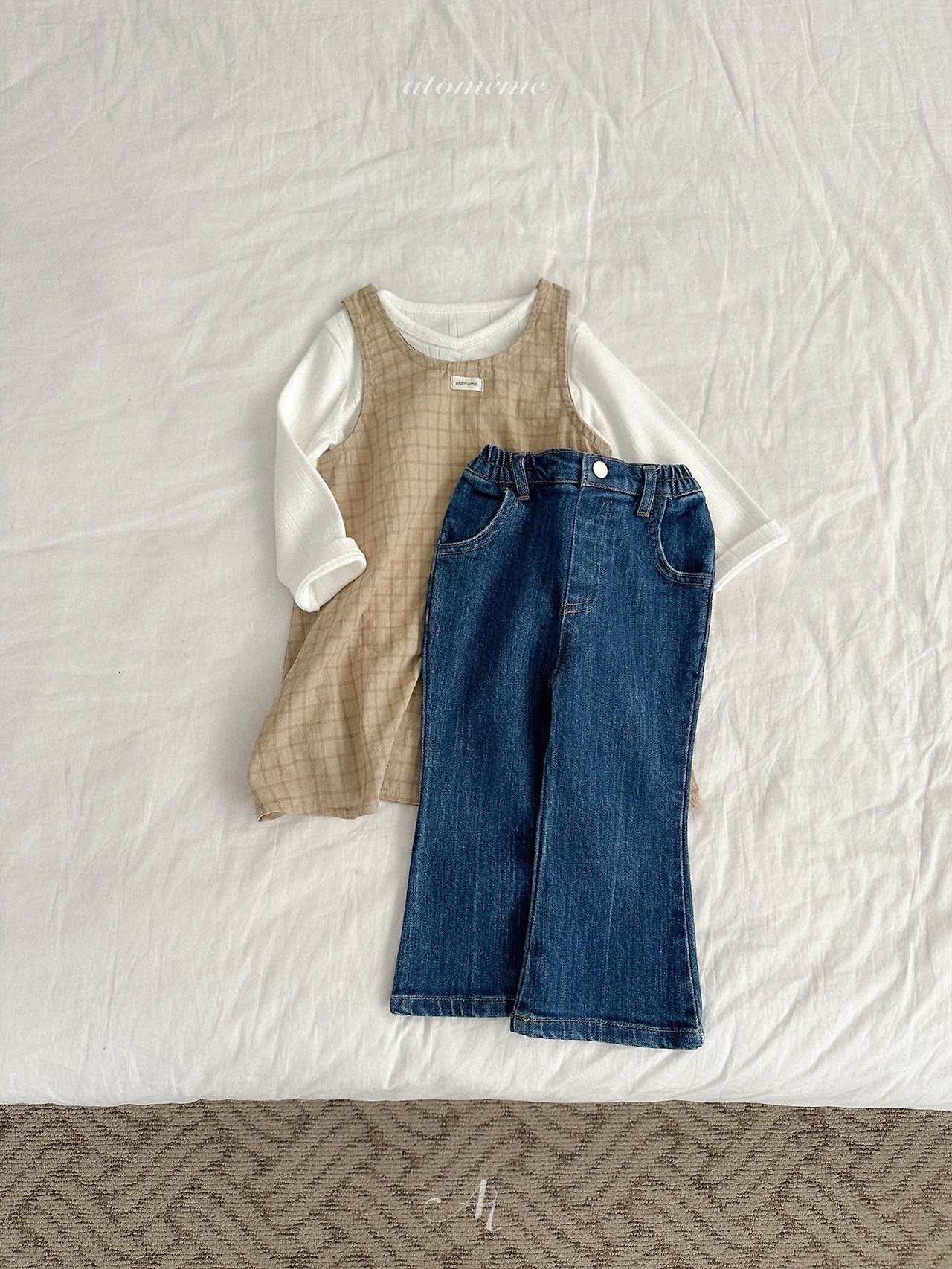 Berry bootcut denim pants