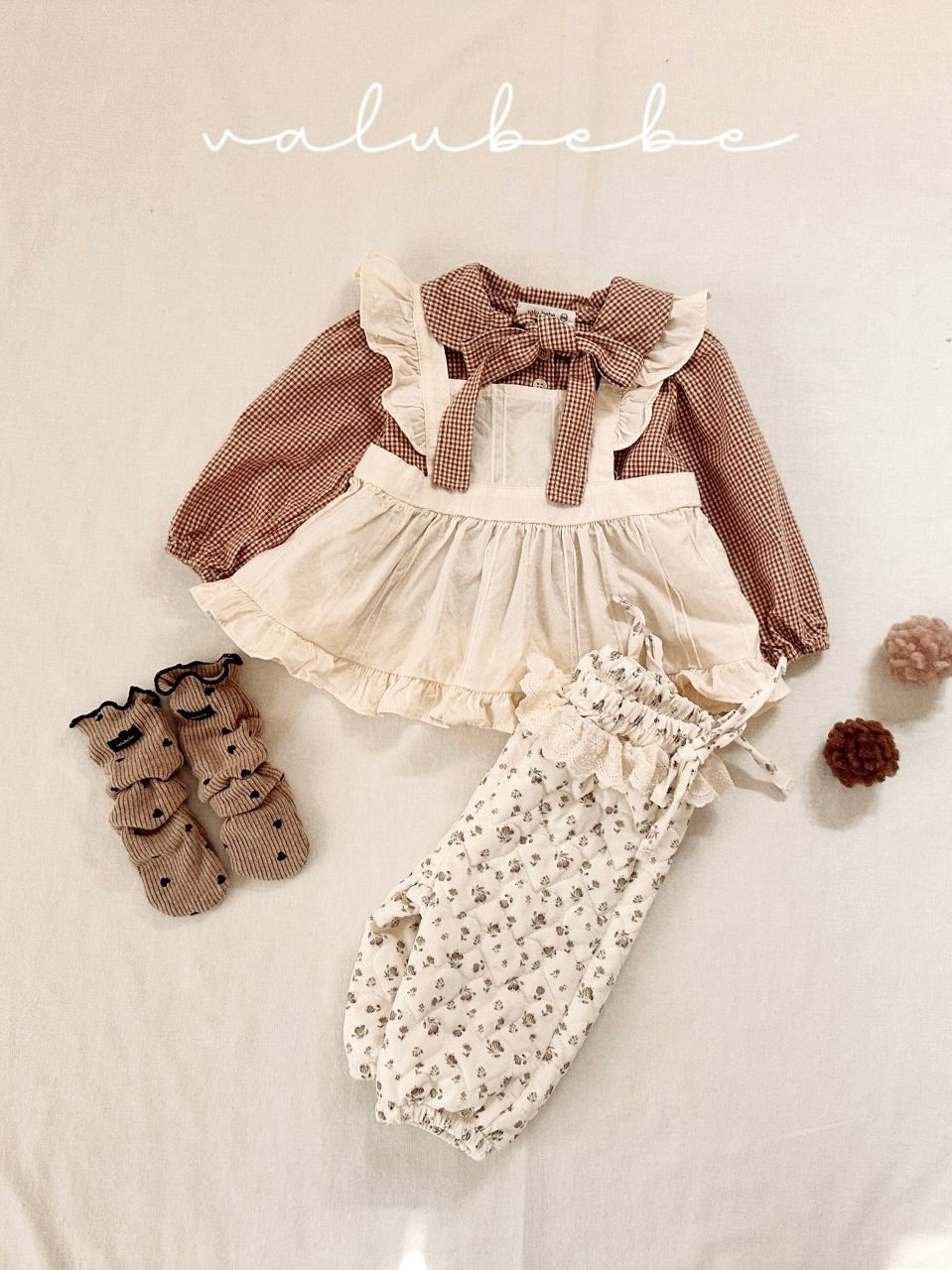 Ribbon collar blouse