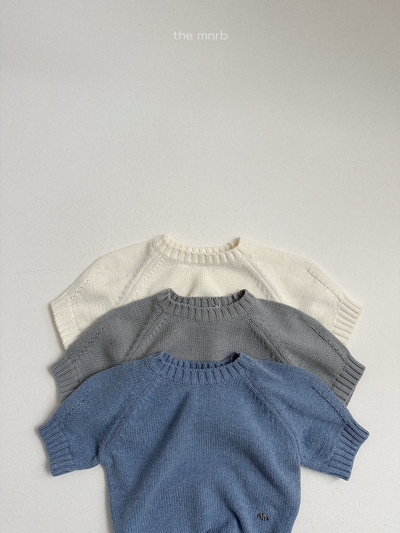 Emblem 3/4 sleeve knit