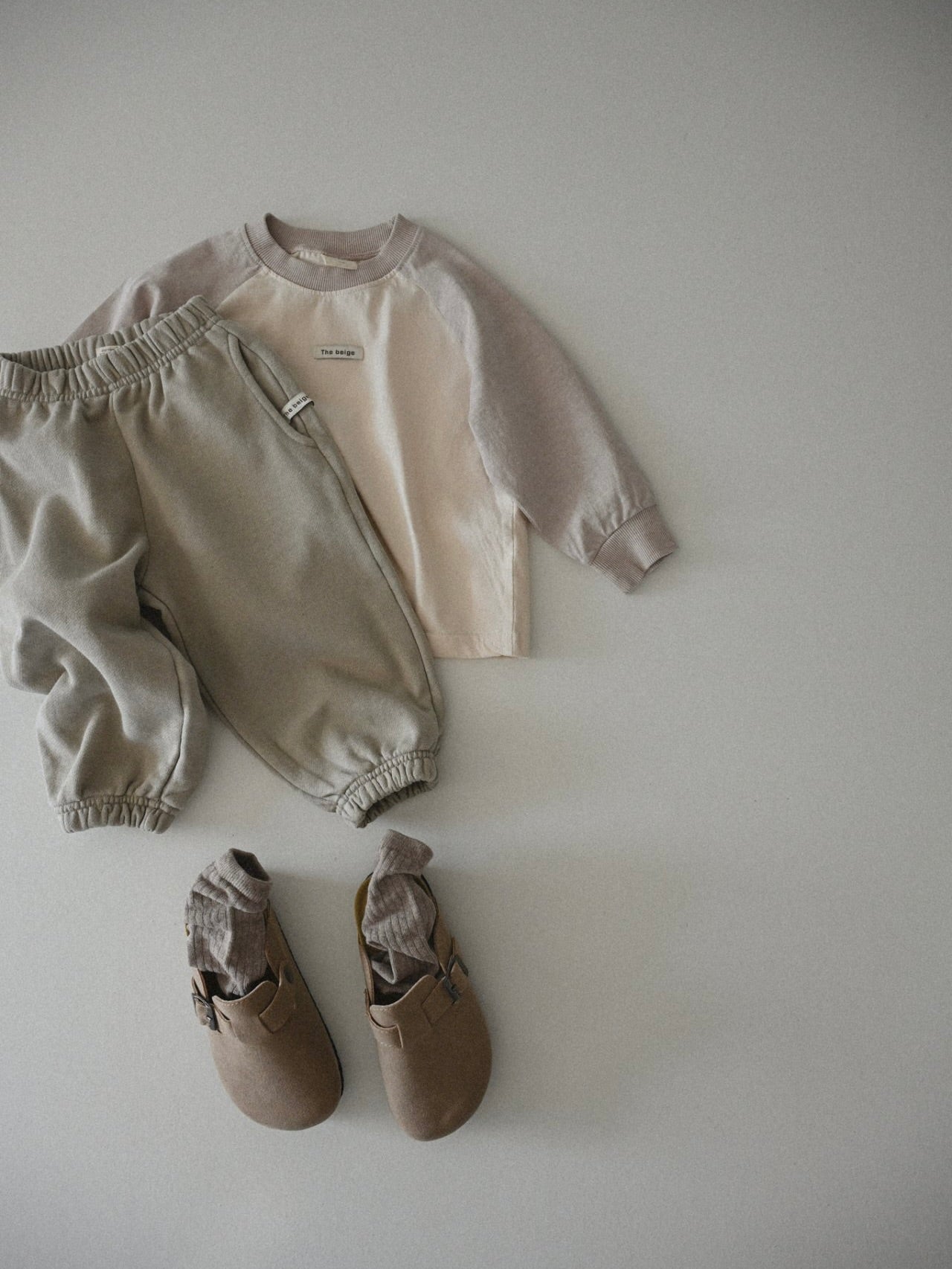 Single raglan sleeve T