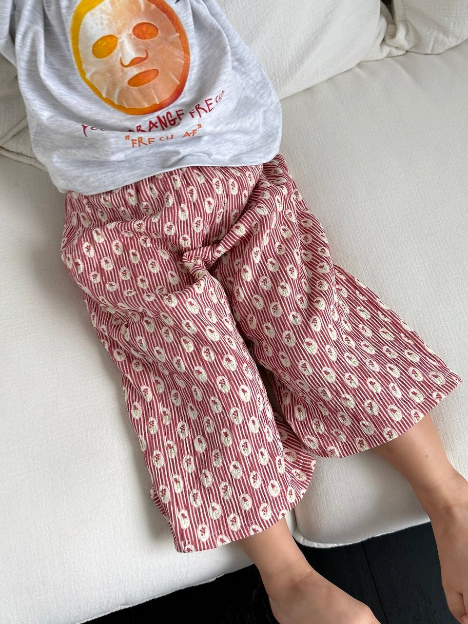 Pattern pants