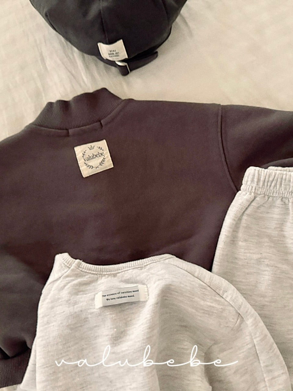 Fron slit ribbed pants