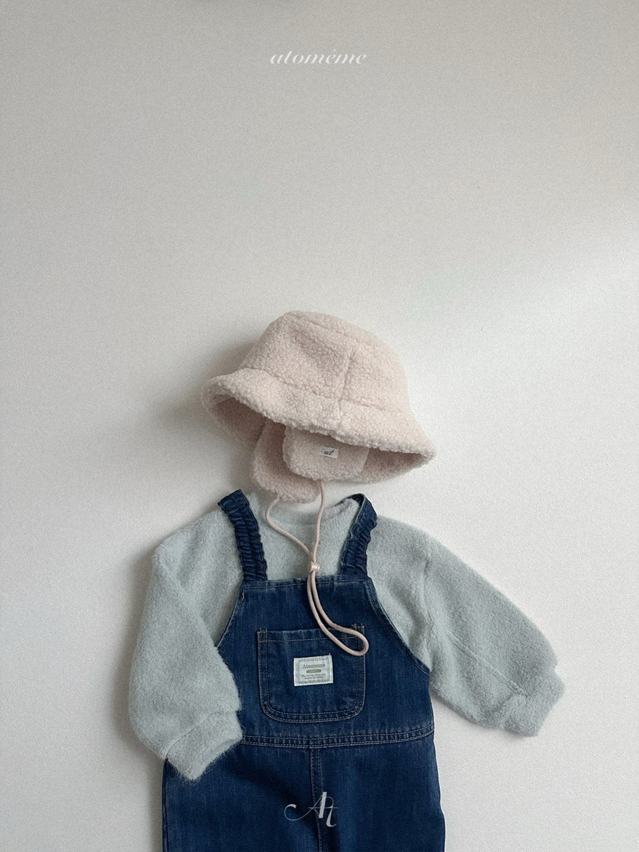 Knit sweatshirt
