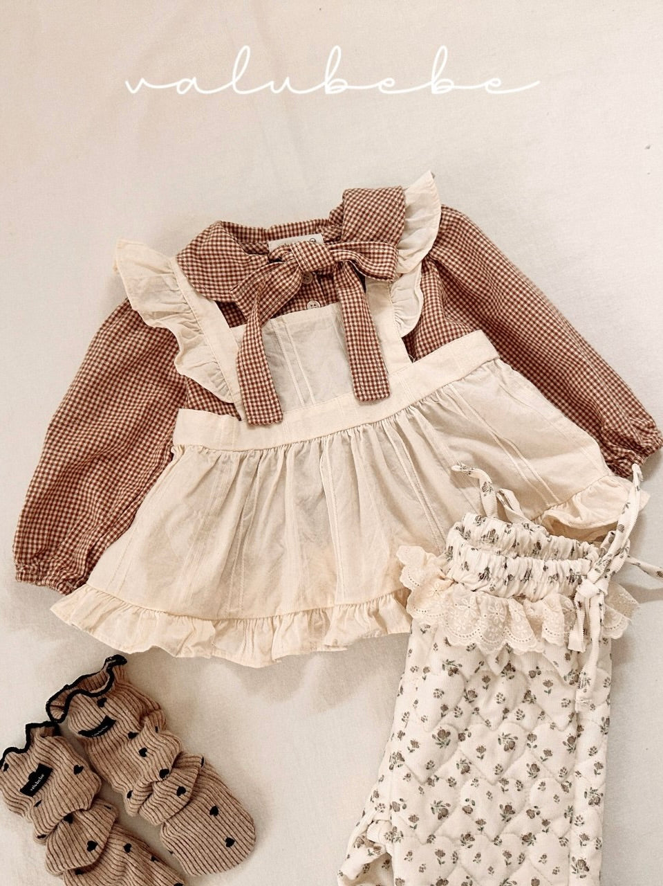 Ribbon collar blouse