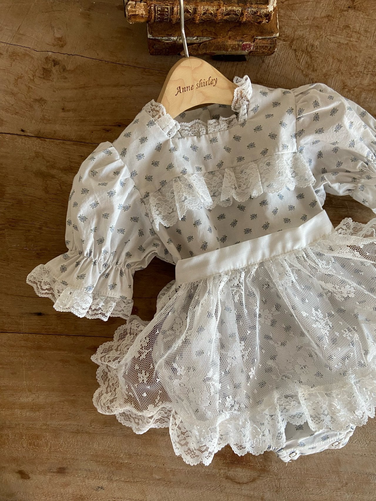 Rodin rompers