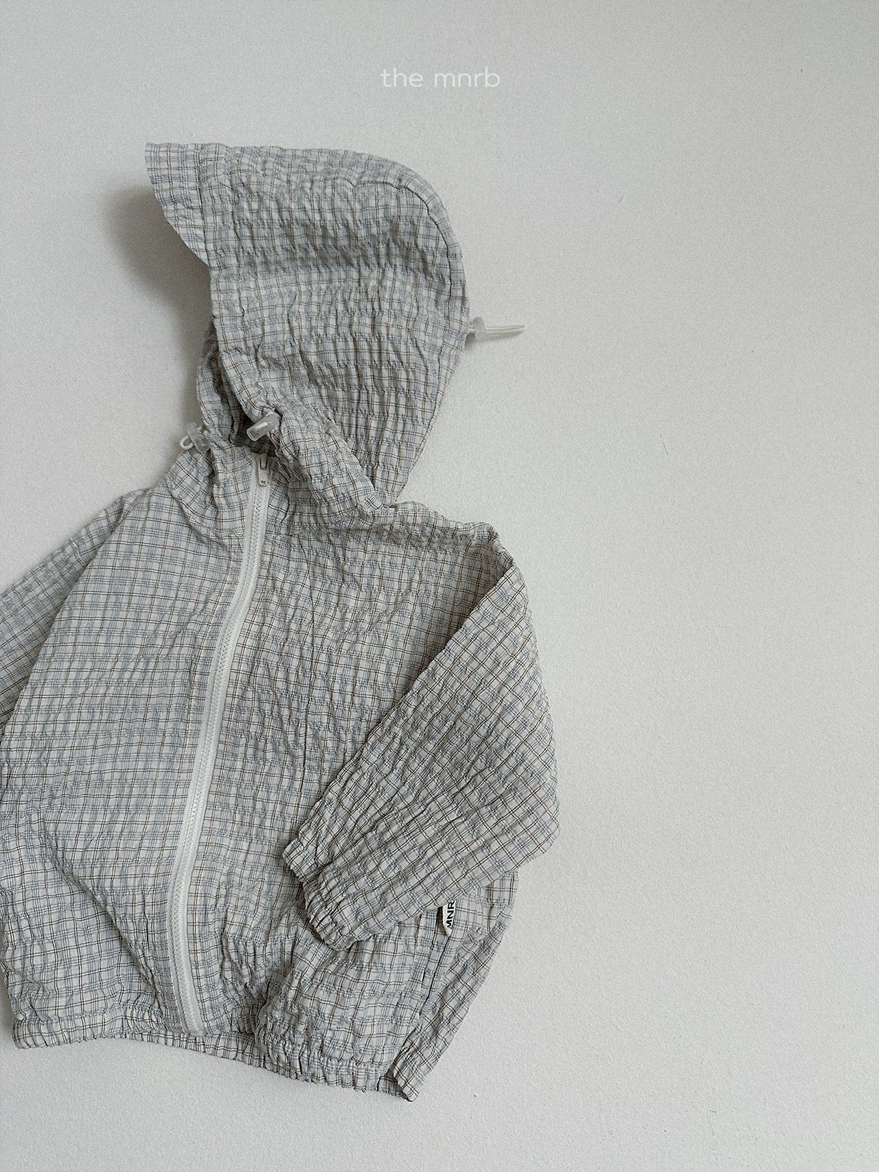 String hood jumper