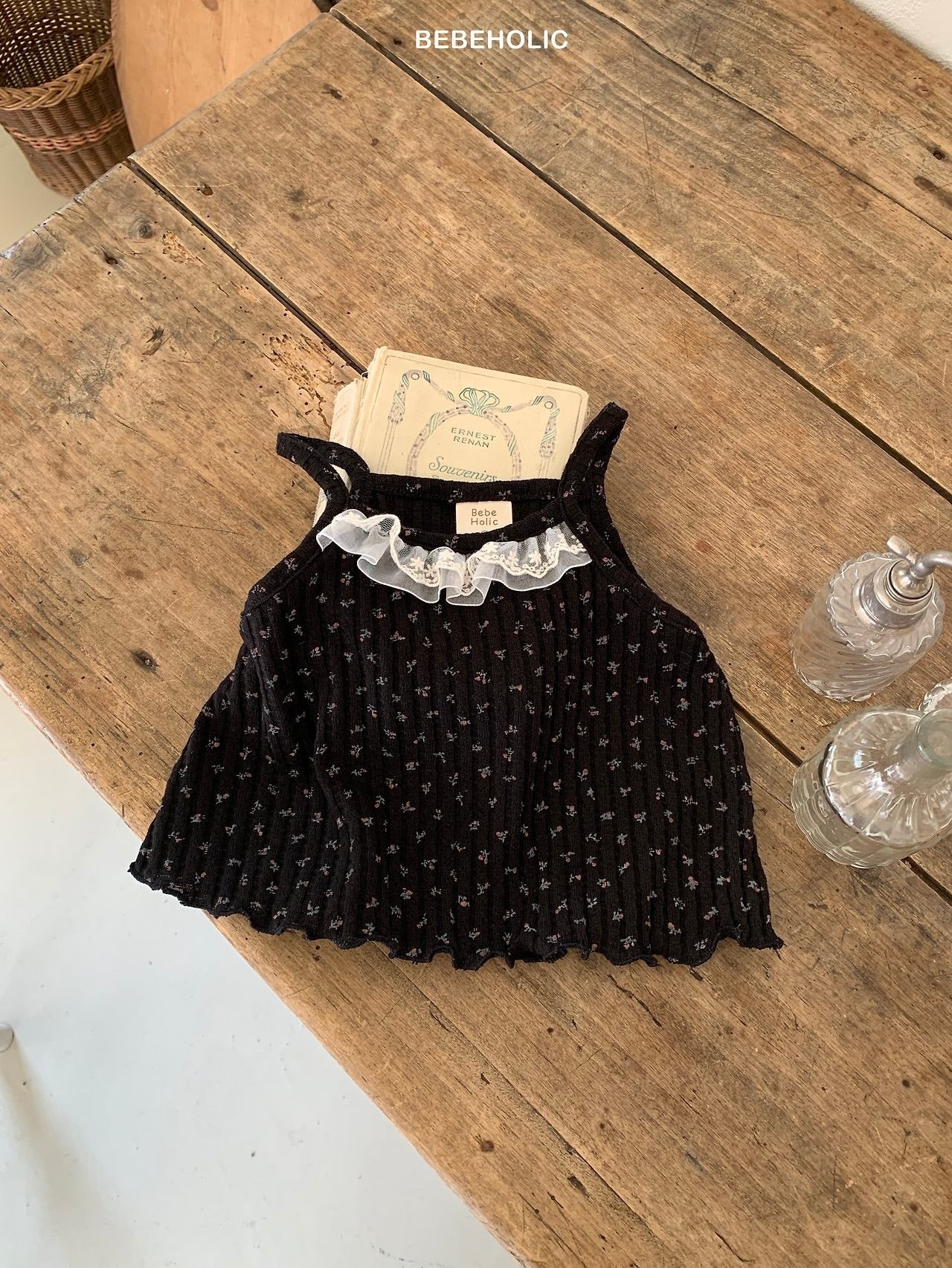 Frill sleeveless top